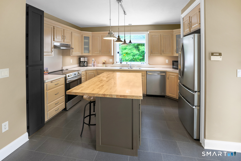 131 Killingworth Road, Higganum, Haddam, CT 06441
