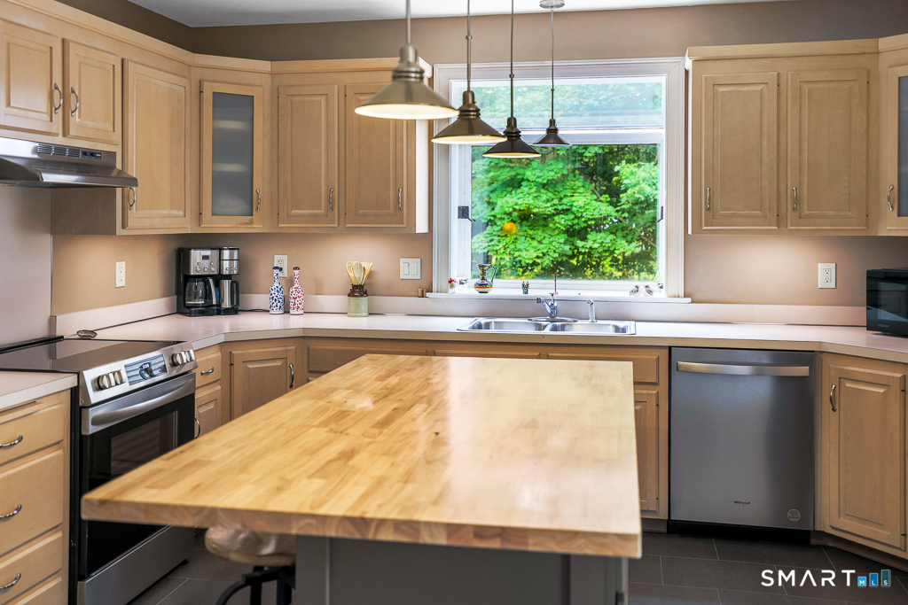 131 Killingworth Road, Higganum, Haddam, CT 06441