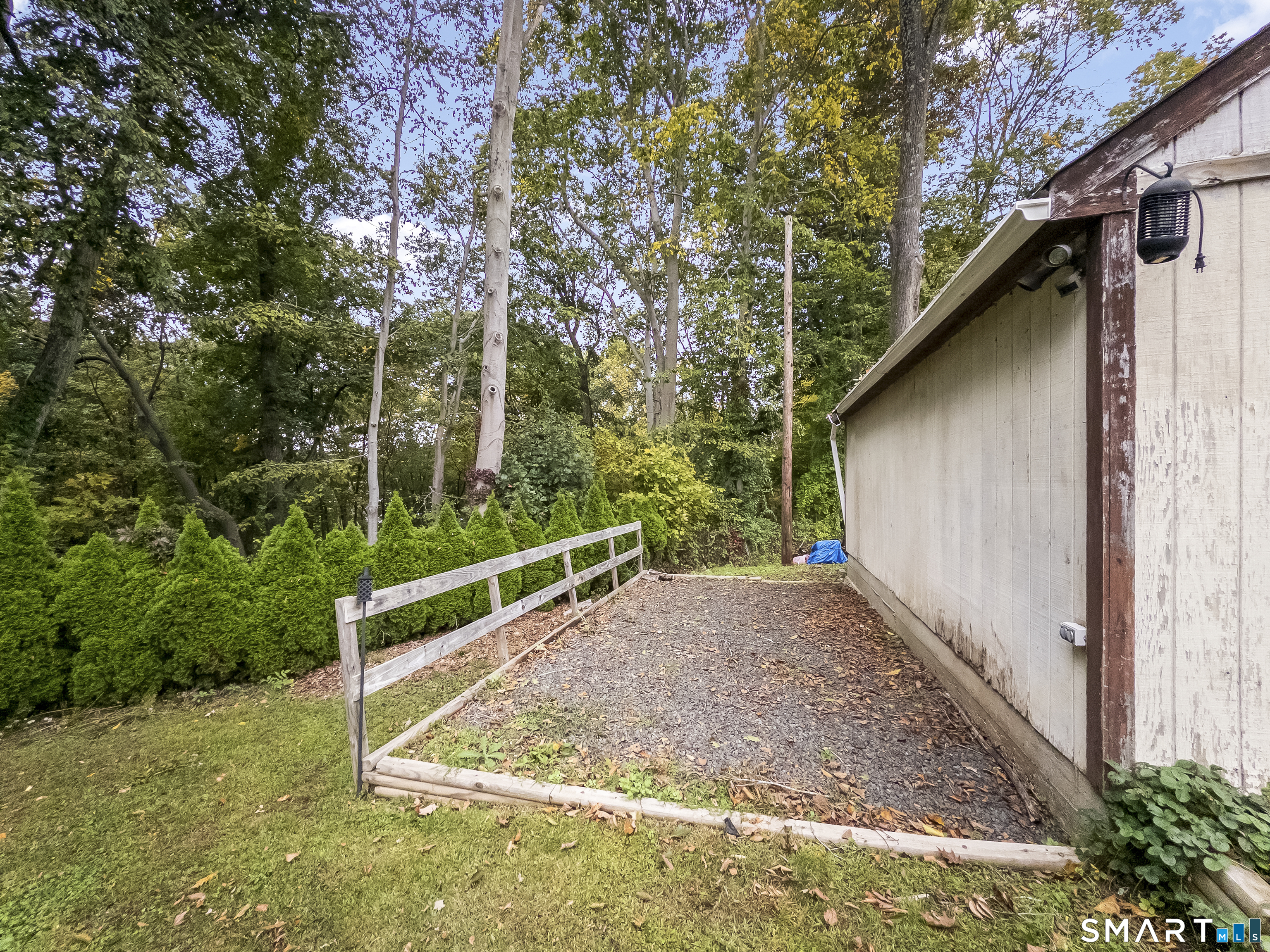 550 Forest Road photo 11
