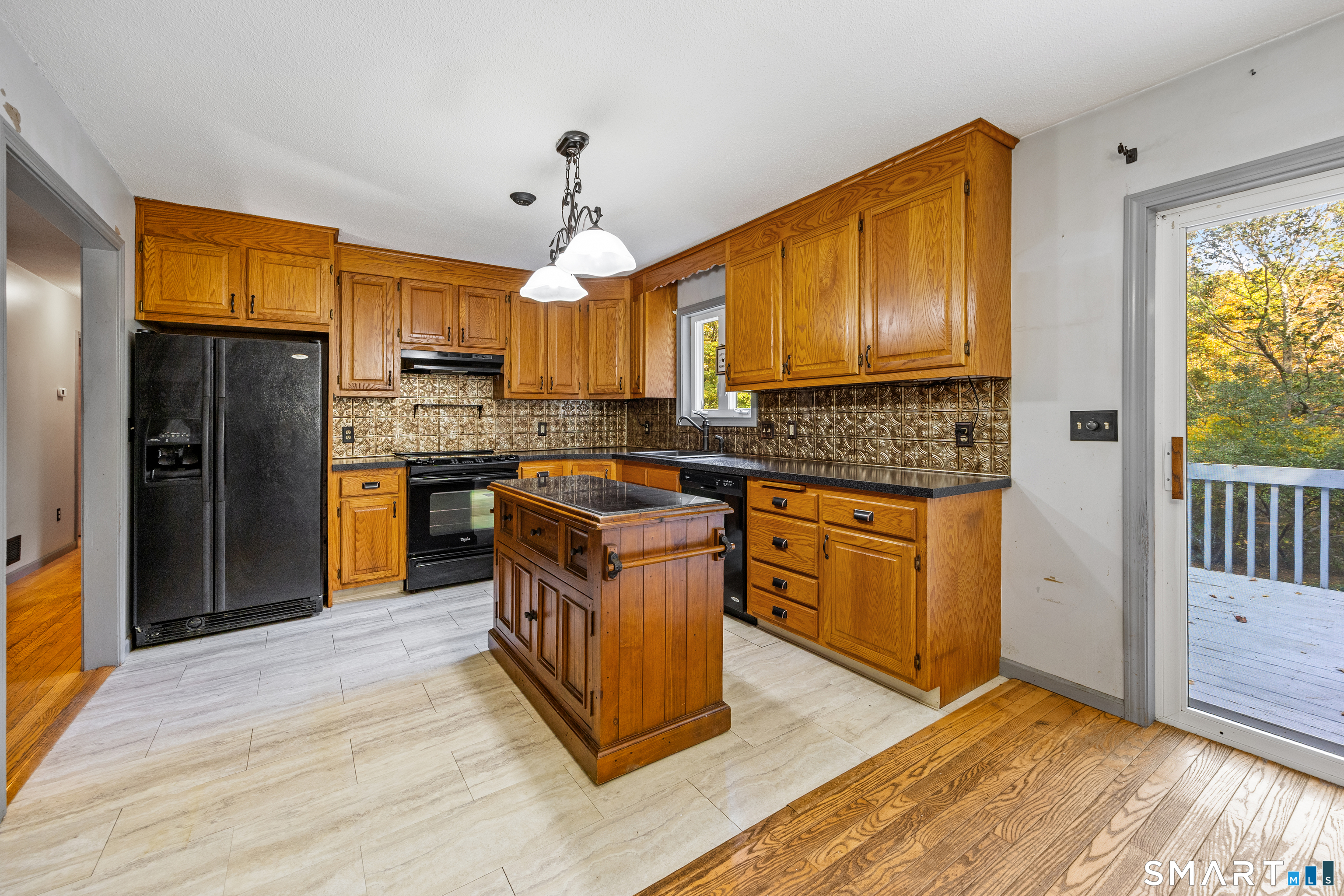 Photo 3 of Single family home for sale at 122 Maple Hl Rd, Naugatuck, CT 06770 | MLS# 24209488 | Listing updated on 2026-10-05