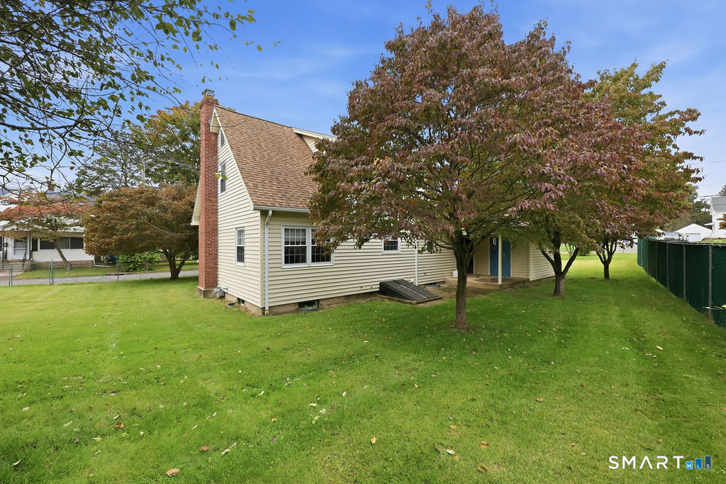 55 Edwards Street photo 26