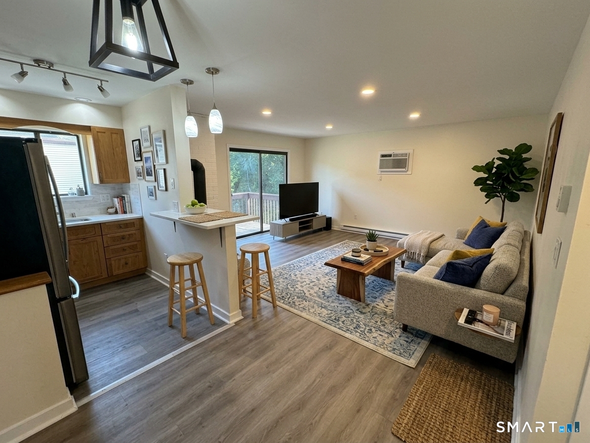 28-32 Starr Avenue Unit #9 photo 2