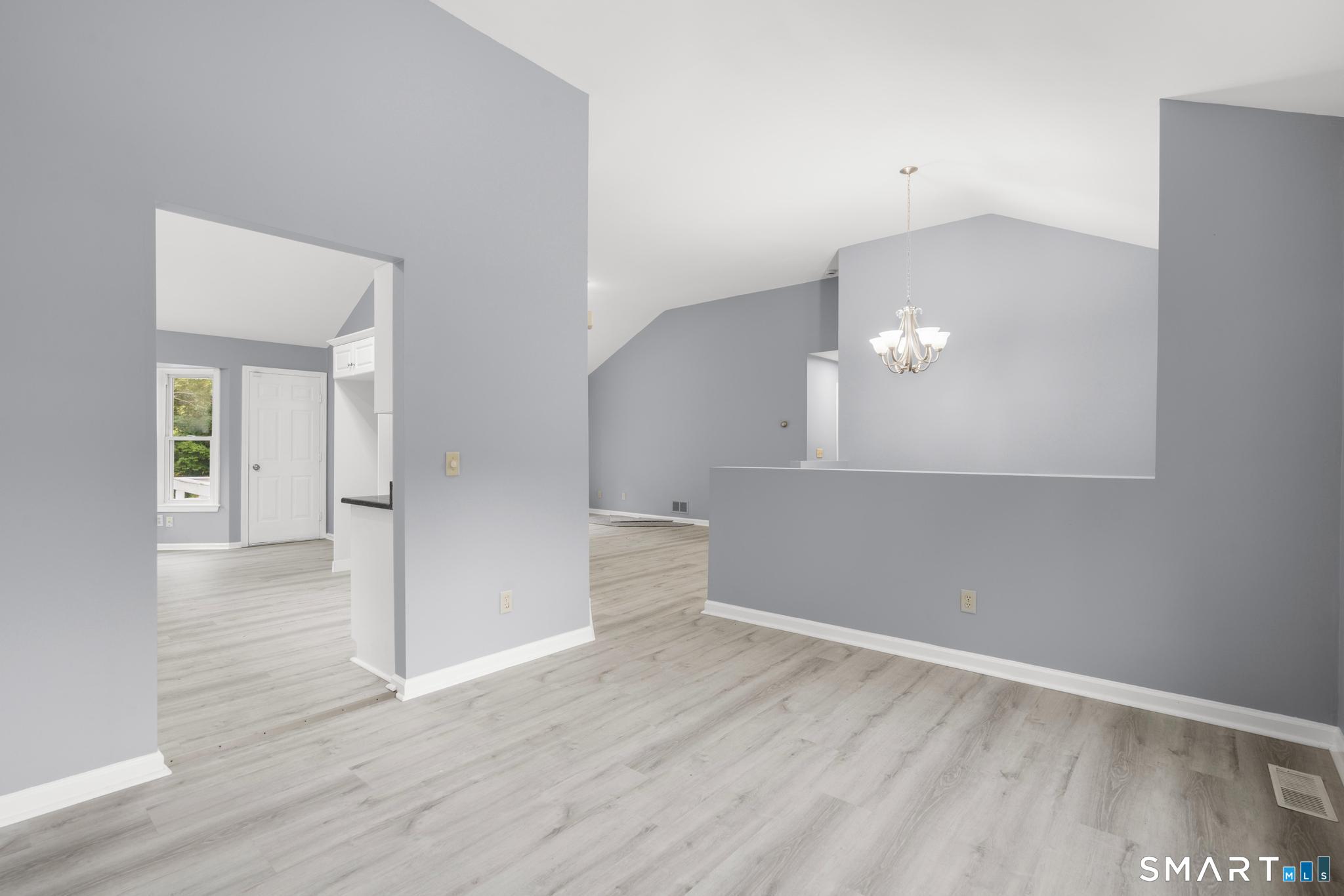 63 Oakcrest Circle photo 10