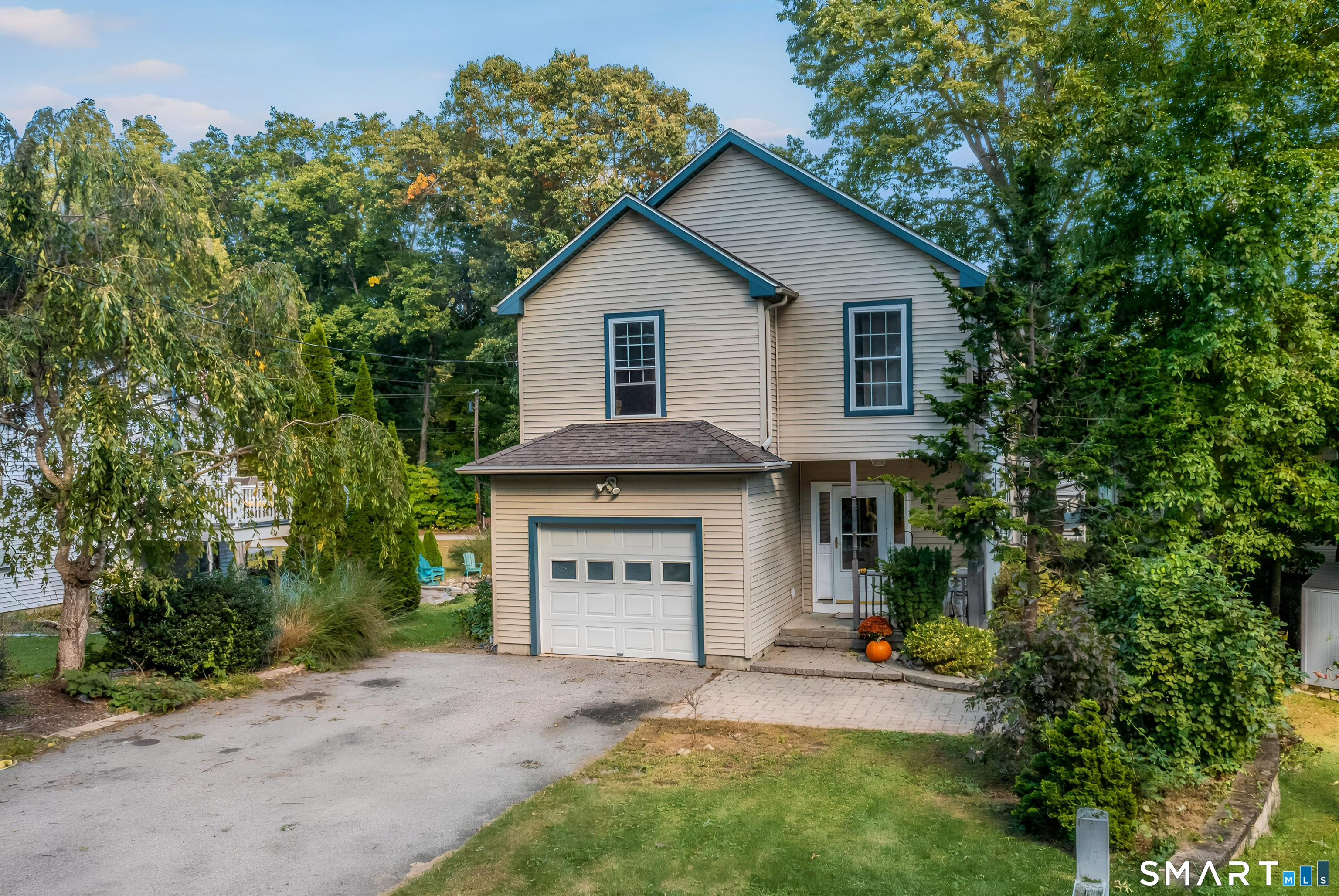 Photo 1 of Single family home for sale at 25 Oakwood Rd, Niantic, CT 06357 | MLS# 24211429 | Listing updated on 2026-10-06