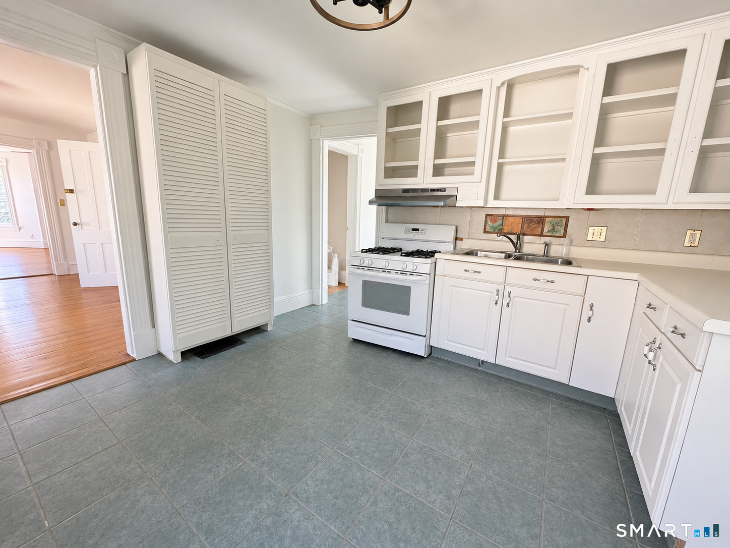 Foto 8 de Apartamento en renta en 23 Quintard Avenue #B, Norwalk, CT — $2,800/mes