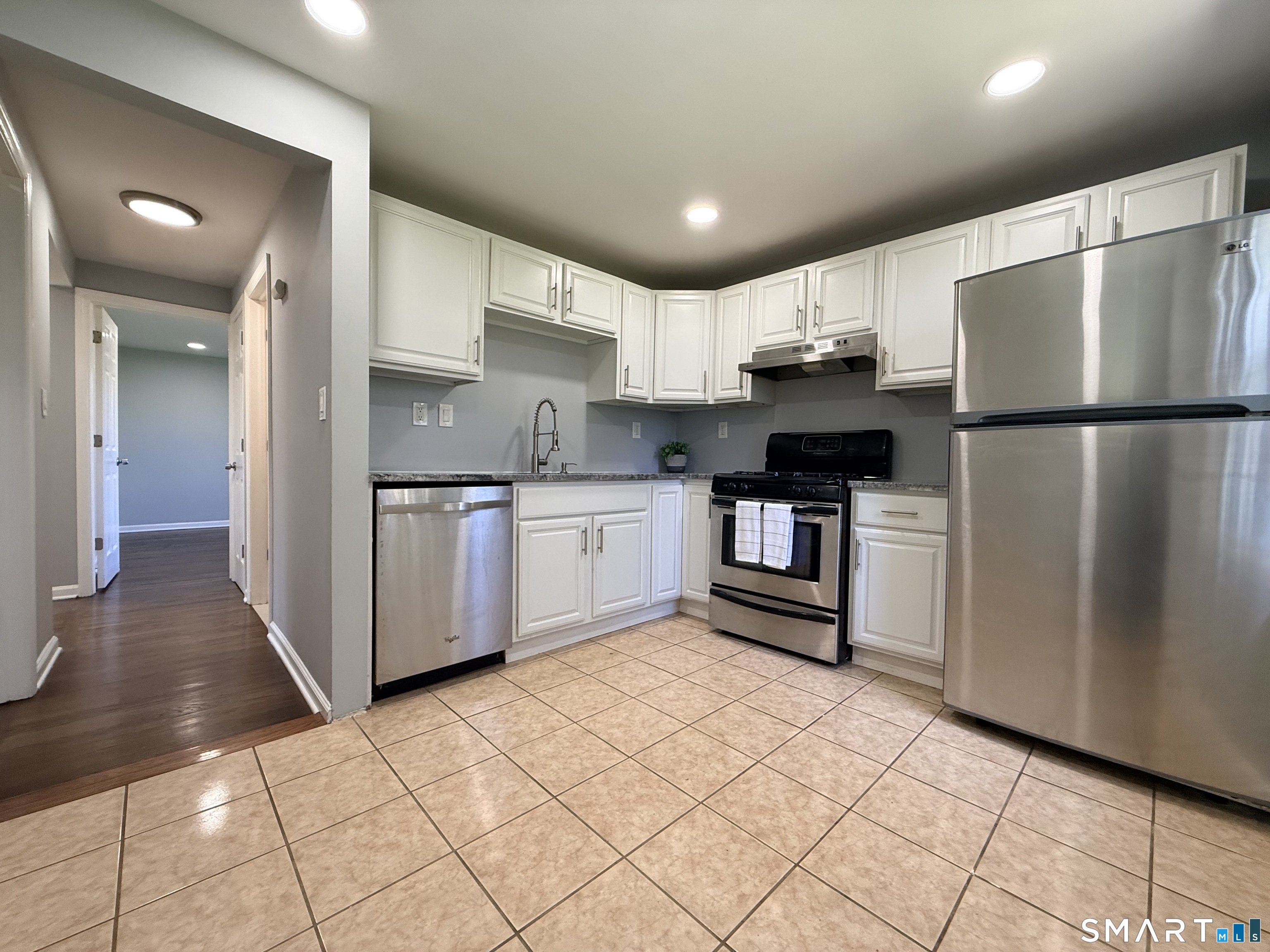1076 East Main Street Unit #1 photo 19