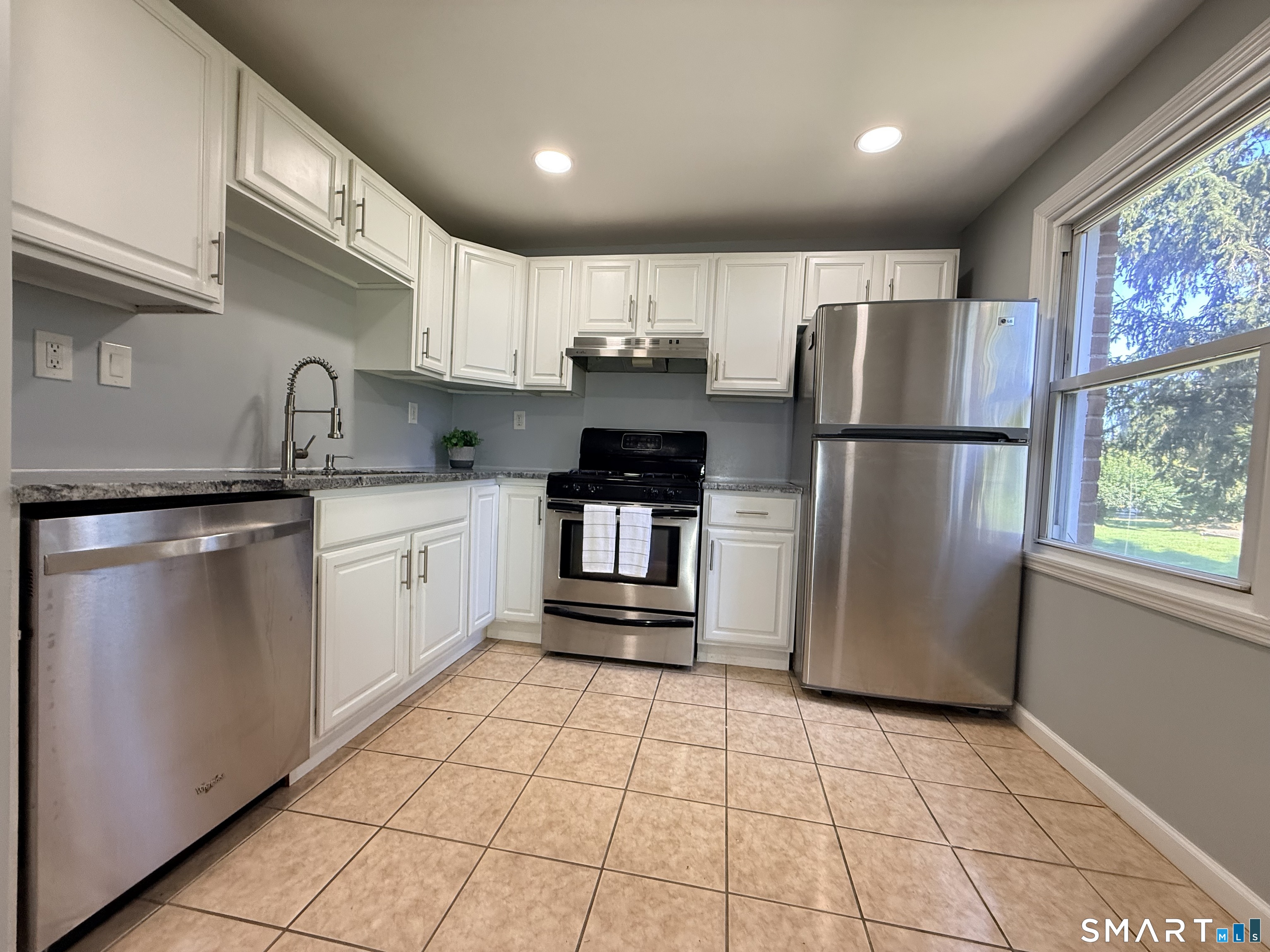 1076 East Main Street Unit #1 photo 20