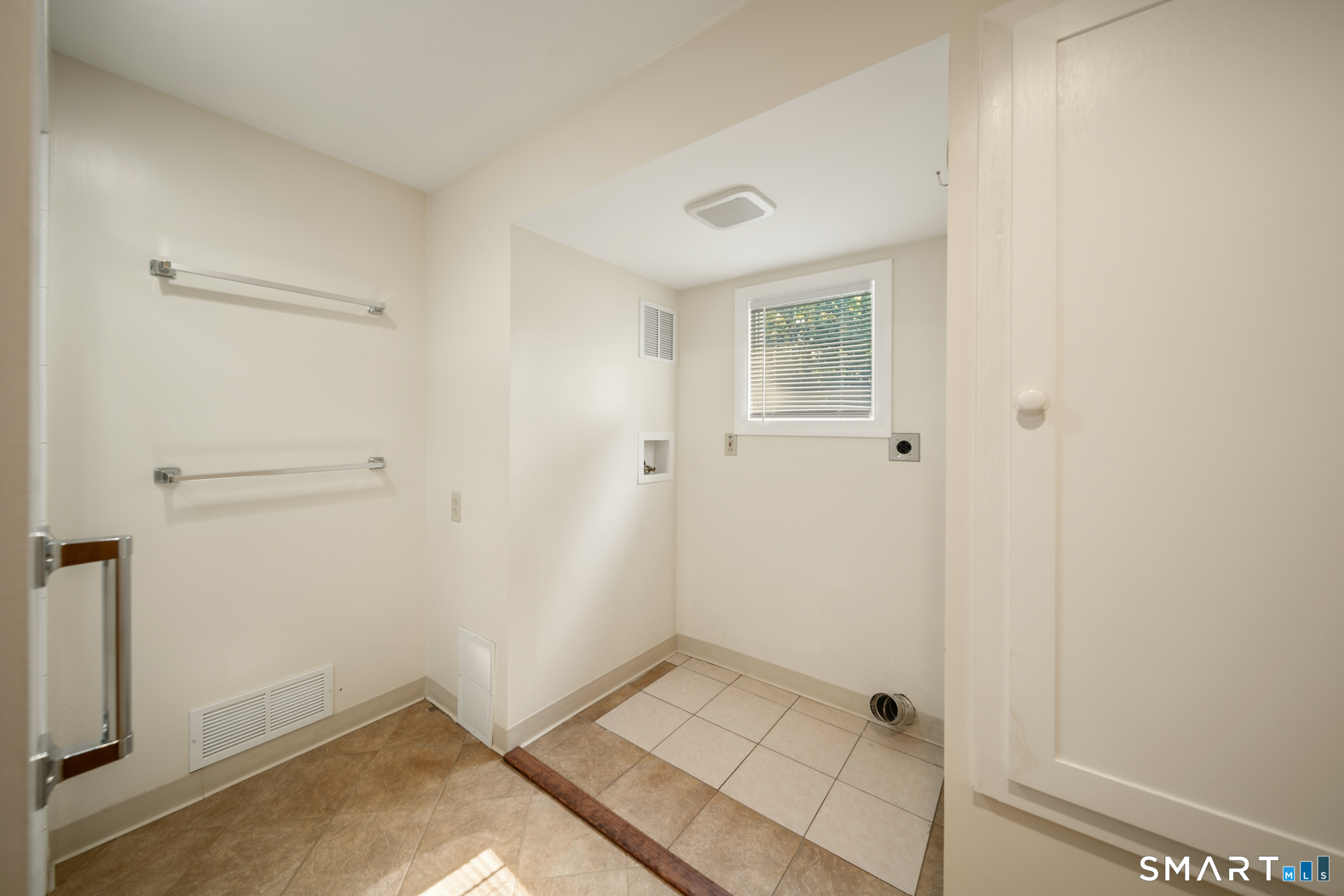 66 Carroll Drive photo 14