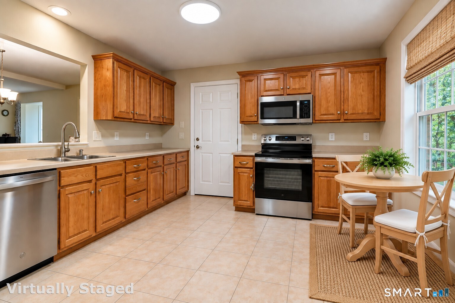 Eat in kitchen