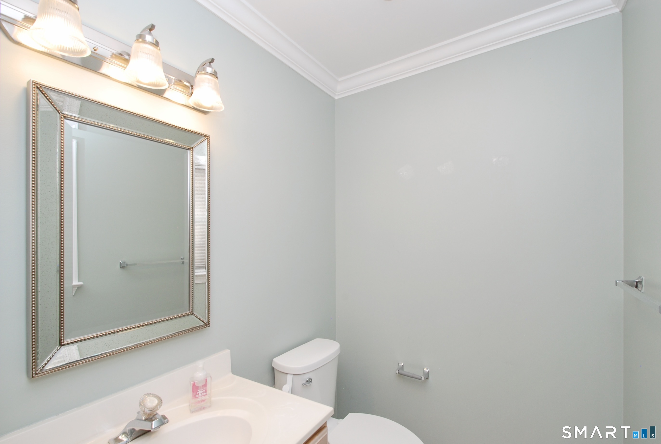 616 Hope Street Unit #B photo 9