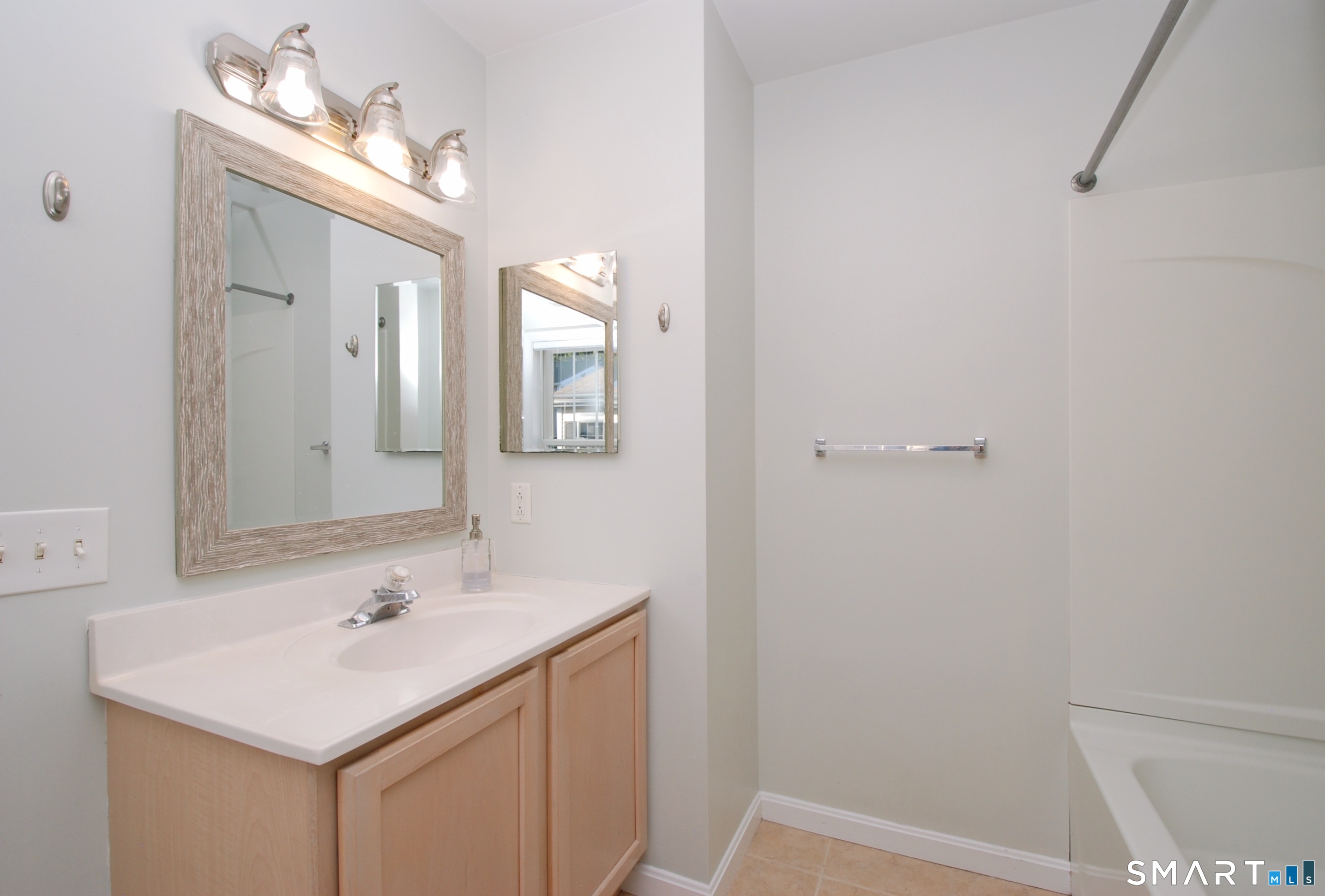 616 Hope Street Unit #B photo 12