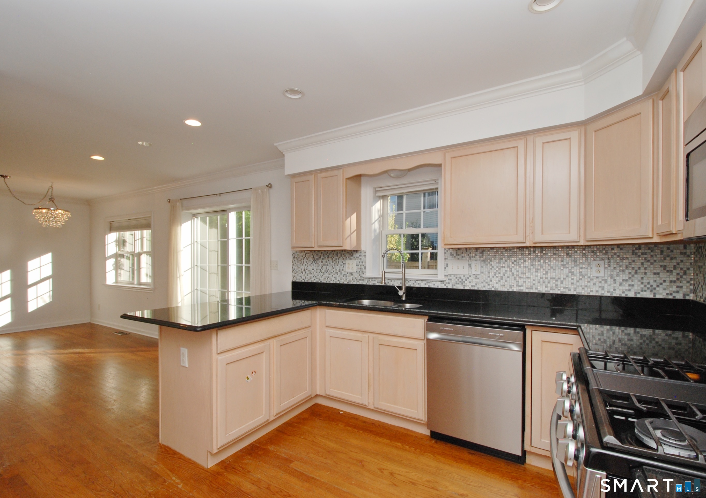 616 Hope Street Unit #B photo 8