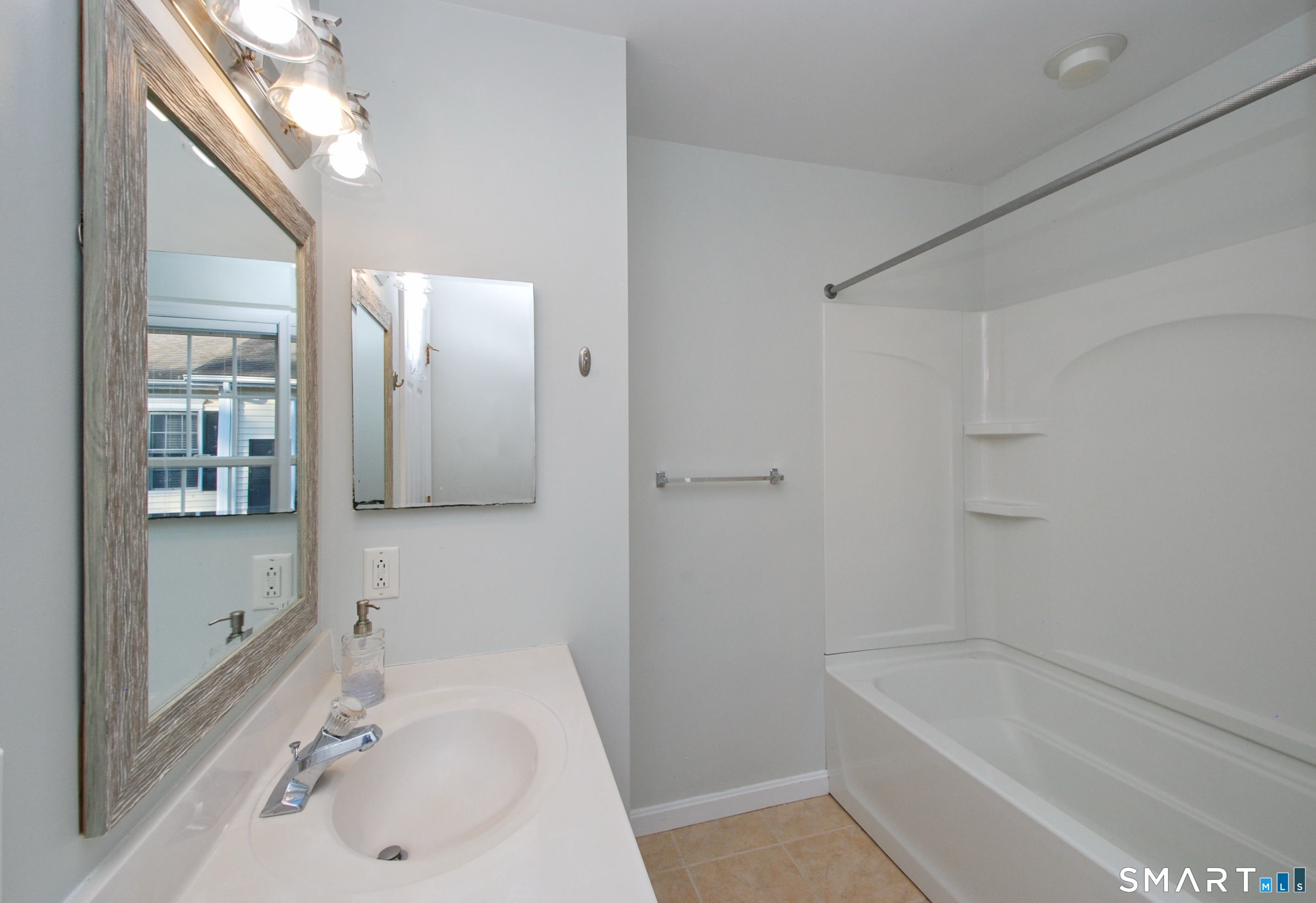 616 Hope Street Unit #B photo 13
