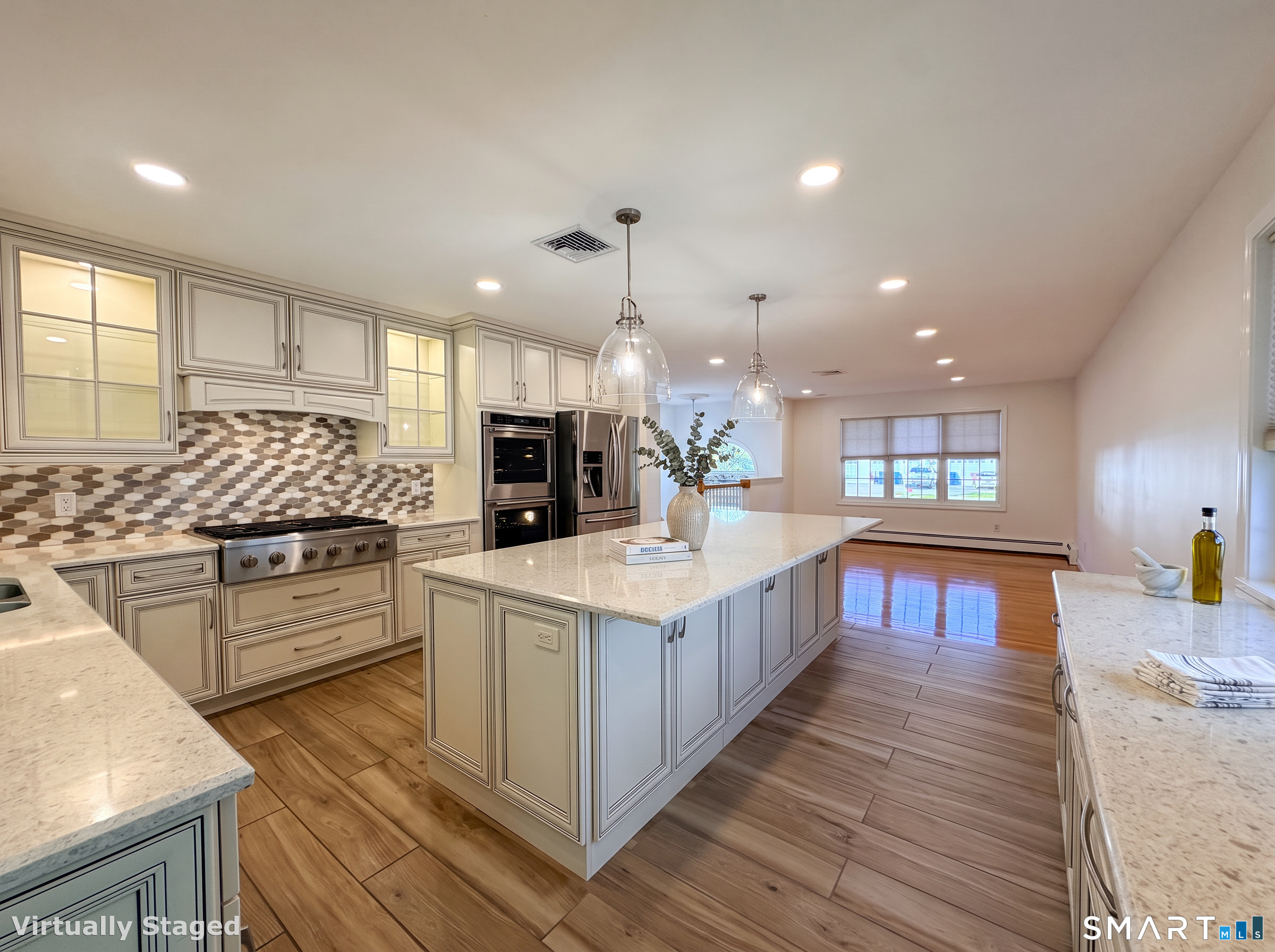 Foto 7 de Casa en venta en 28 Weybosset Street, Shelton, CT — $579,000
