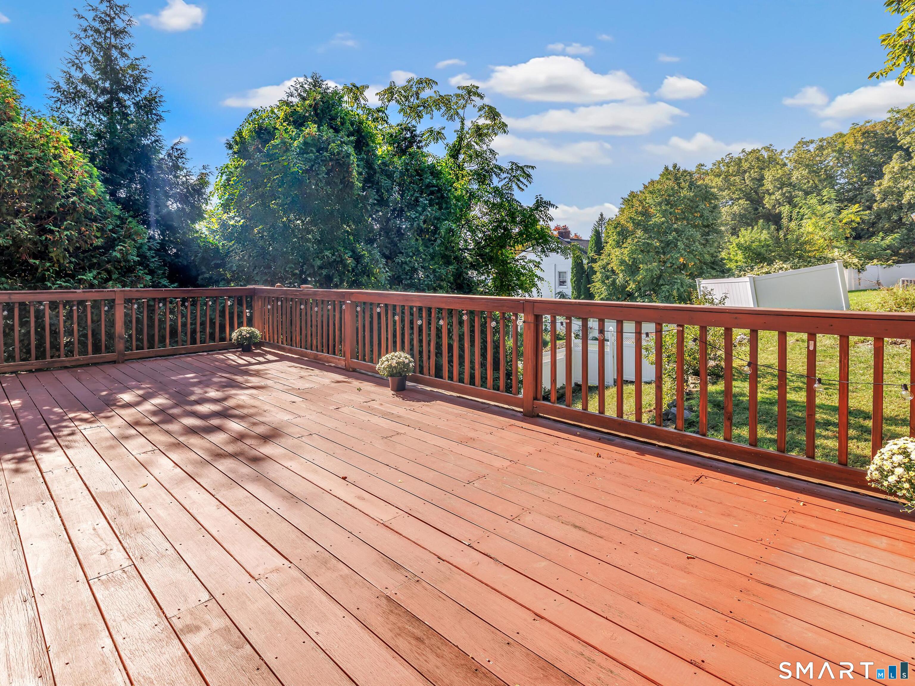 667 Melville Avenue photo 12