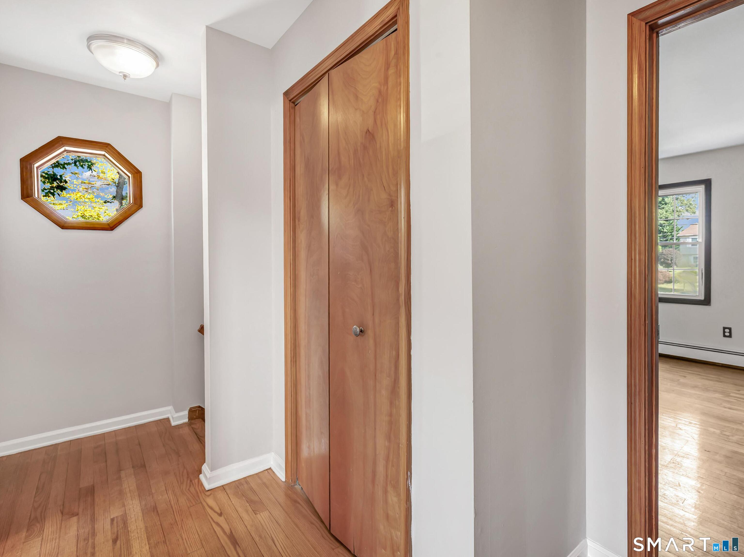 667 Melville Avenue photo 19