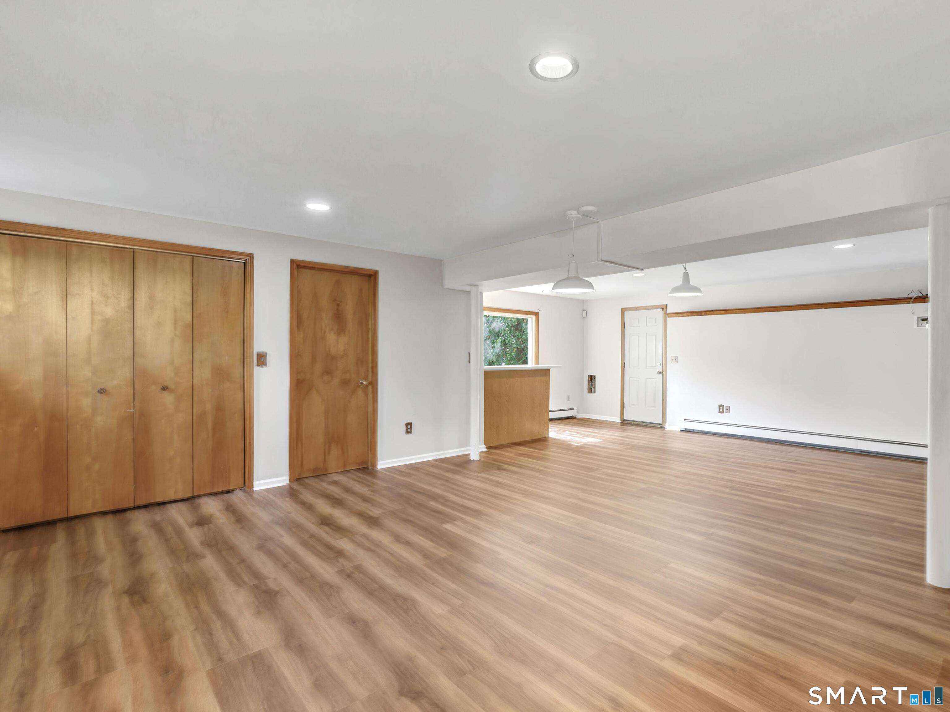 667 Melville Avenue photo 33