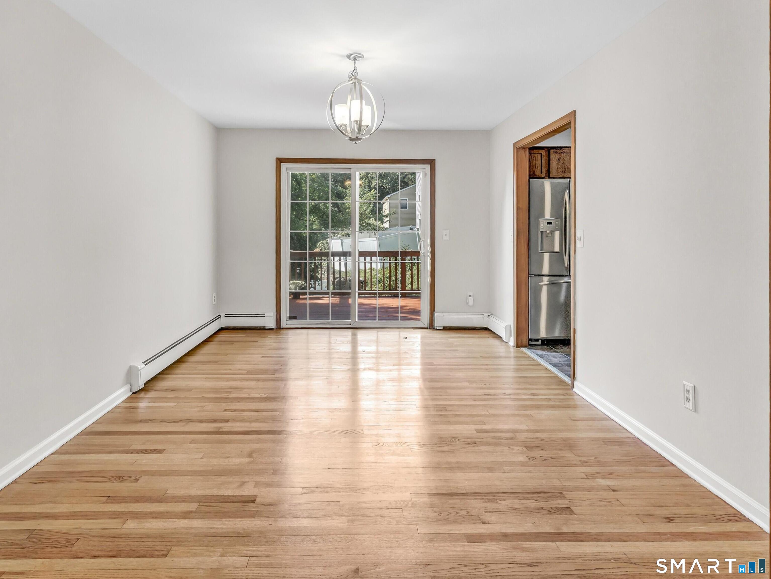 667 Melville Avenue photo 10