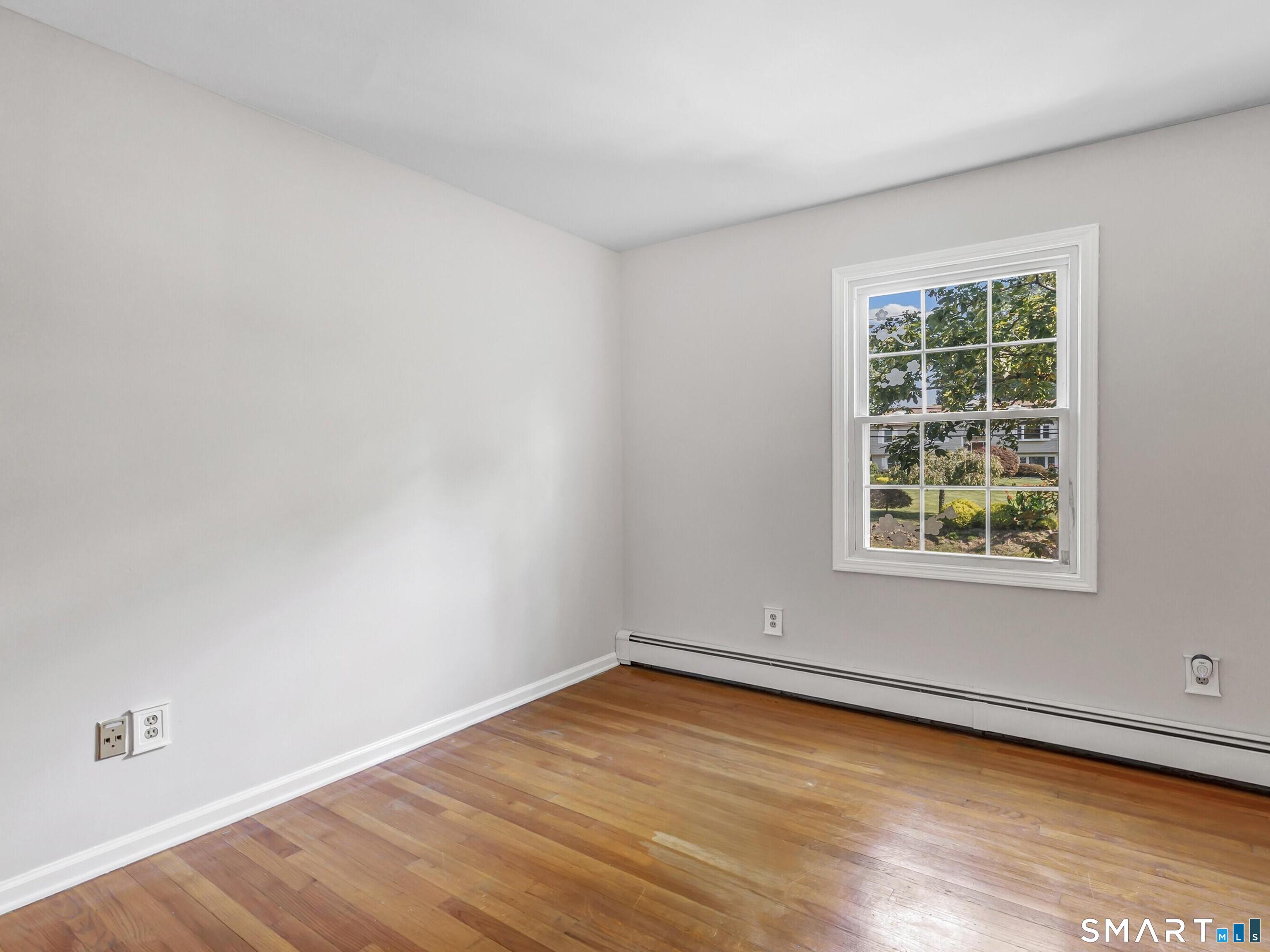 667 Melville Avenue photo 25