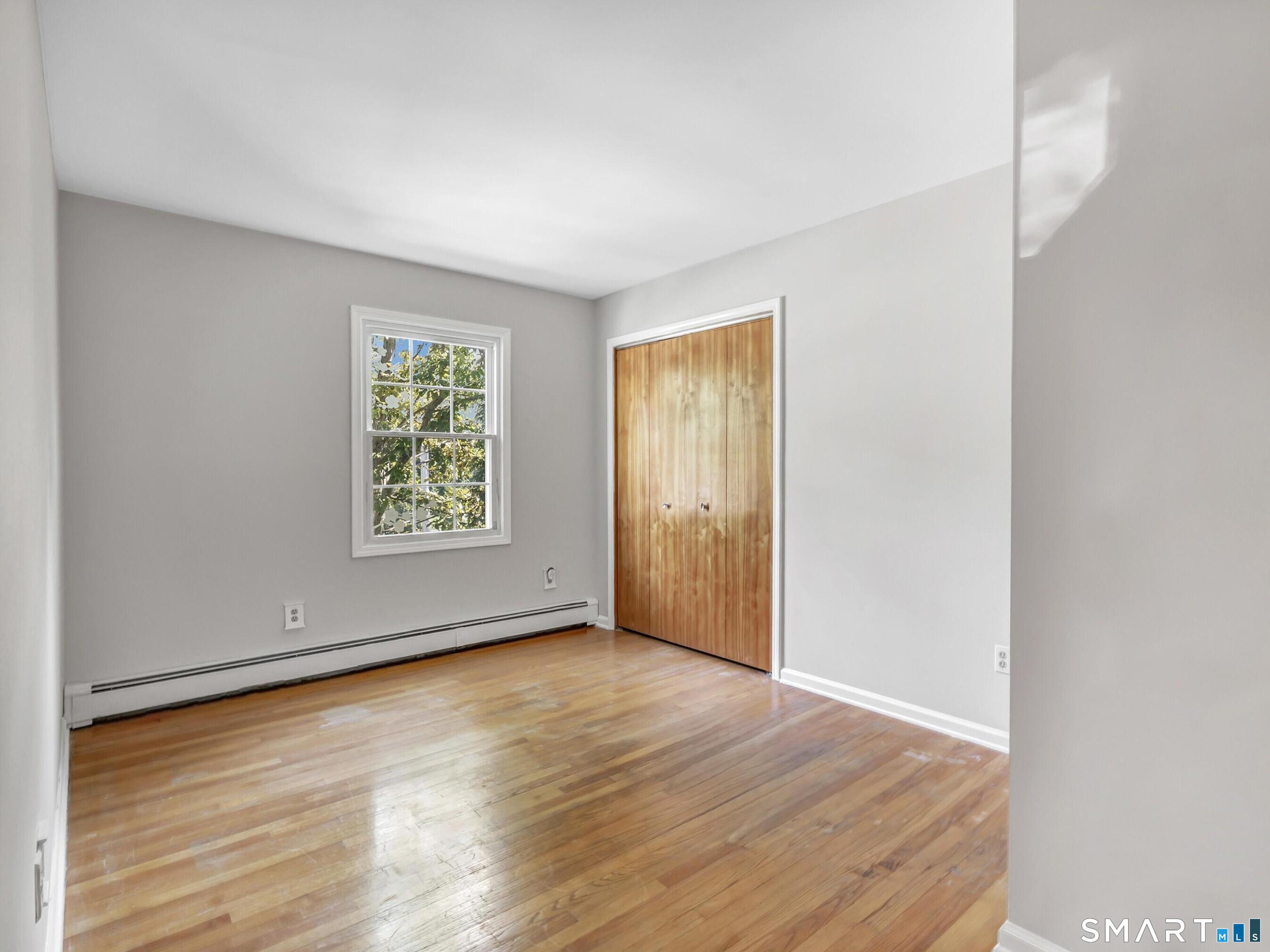 667 Melville Avenue photo 24