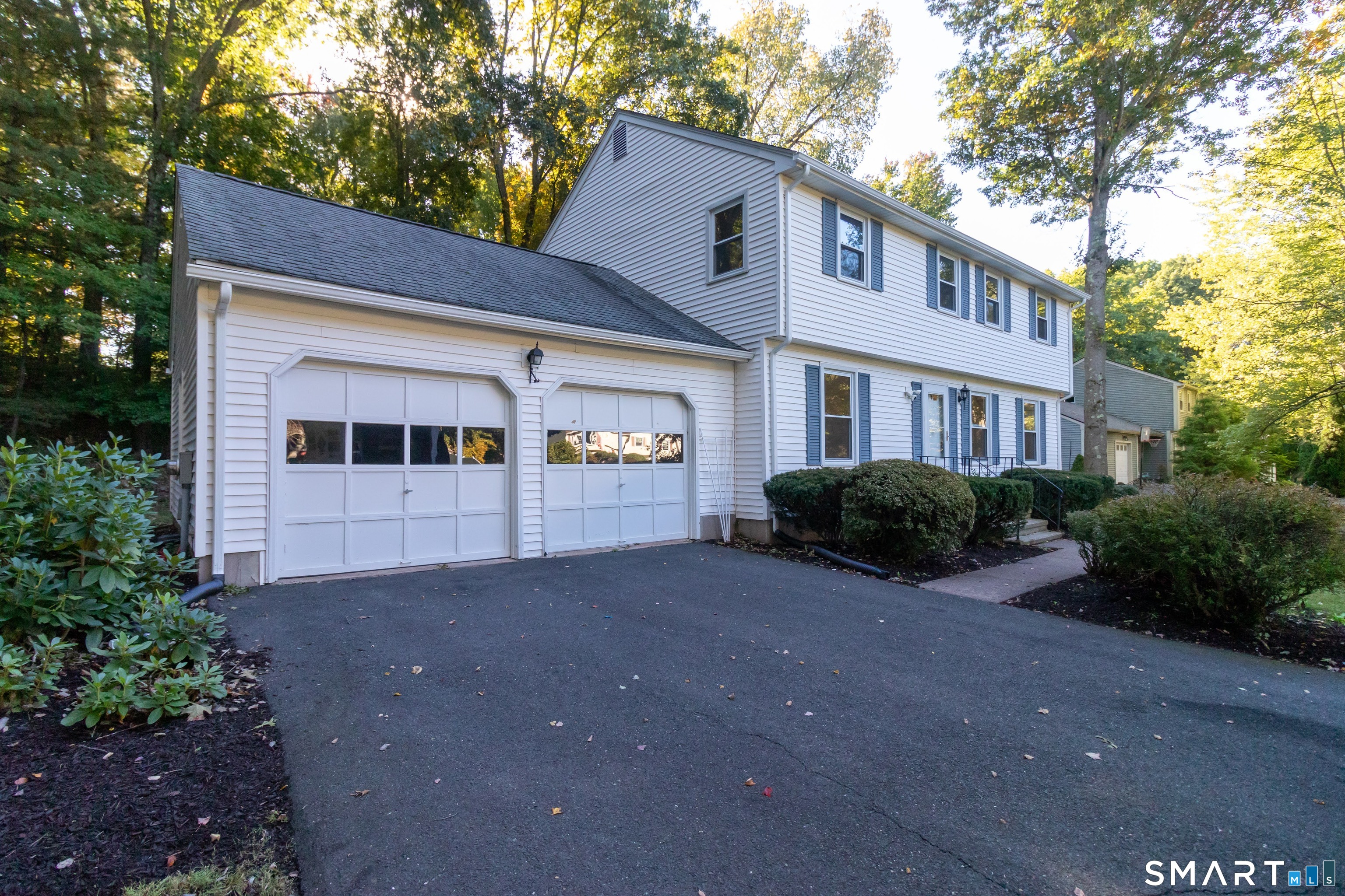 Photo 2 of Single family home for sale at 124 Norton Ln, South Windsor, CT 06074 | MLS# 24210736 | Listing updated on 2026-10-04