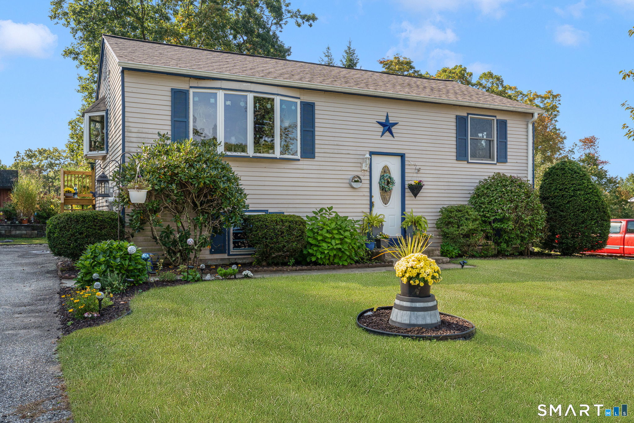 Photo 1 of Single family home for sale at 78 Viens St, Putnam, CT 06260 | MLS# 24211424 | Listing updated on 2026-10-04