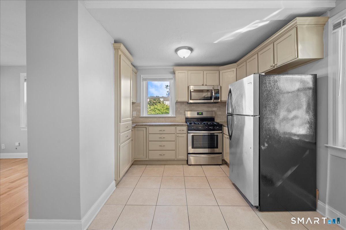 Foto 7 de Apartamento en renta en 38 Soundview Avenue #A, Stamford, CT — $3,400/mes