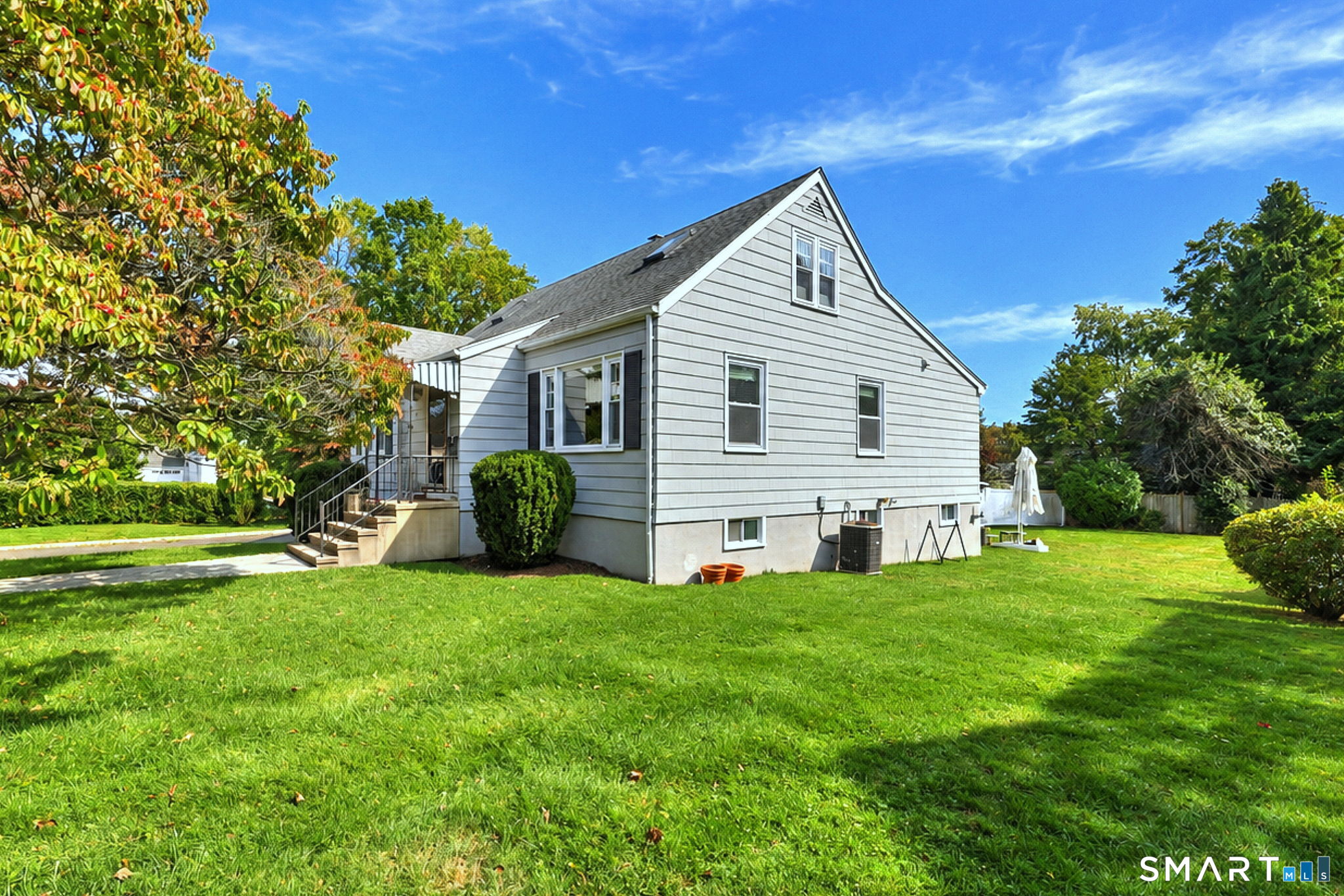 Photo 2 of Single family home for sale at 71 Country Rd, Fairfield, CT 06824 | MLS# 24210782 | Listing updated on 2026-10-07