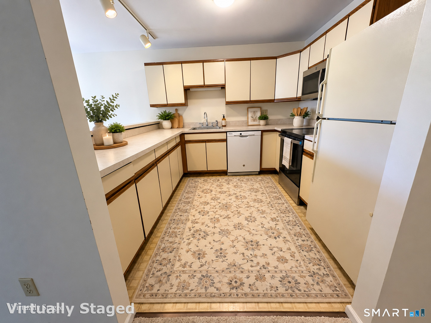 136 Deer Hill, Unit 205 photo 10