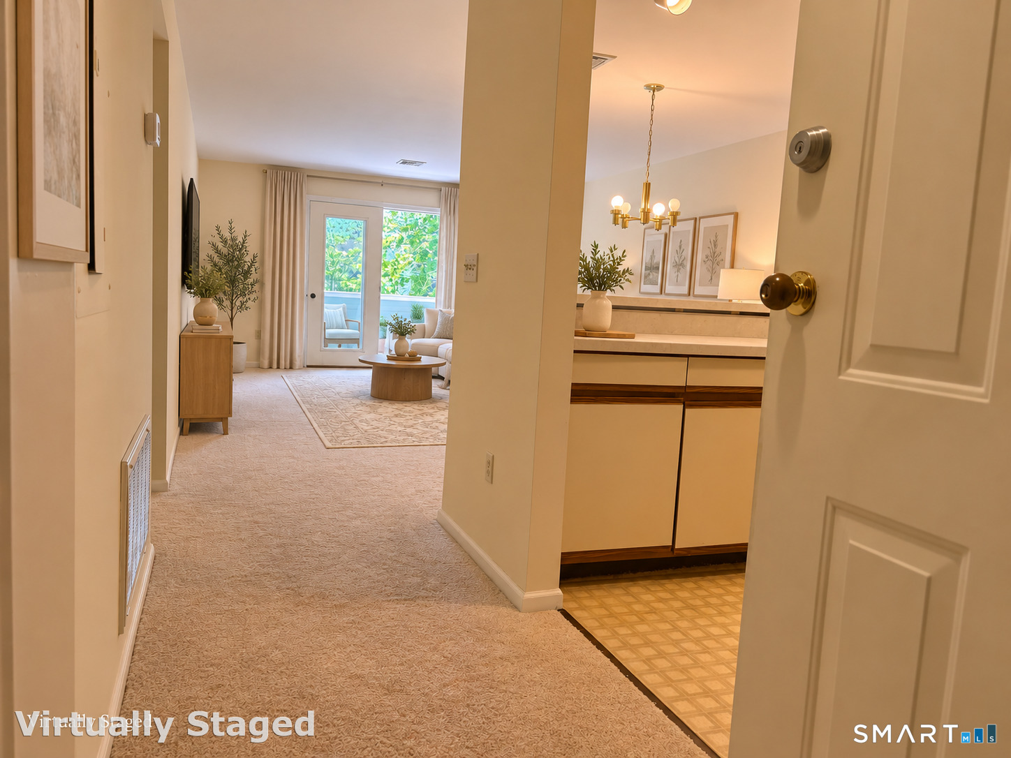 Foto 6 de Condominio en venta en 136 Deer Hill Avenue #205, Danbury, CT — $205,000