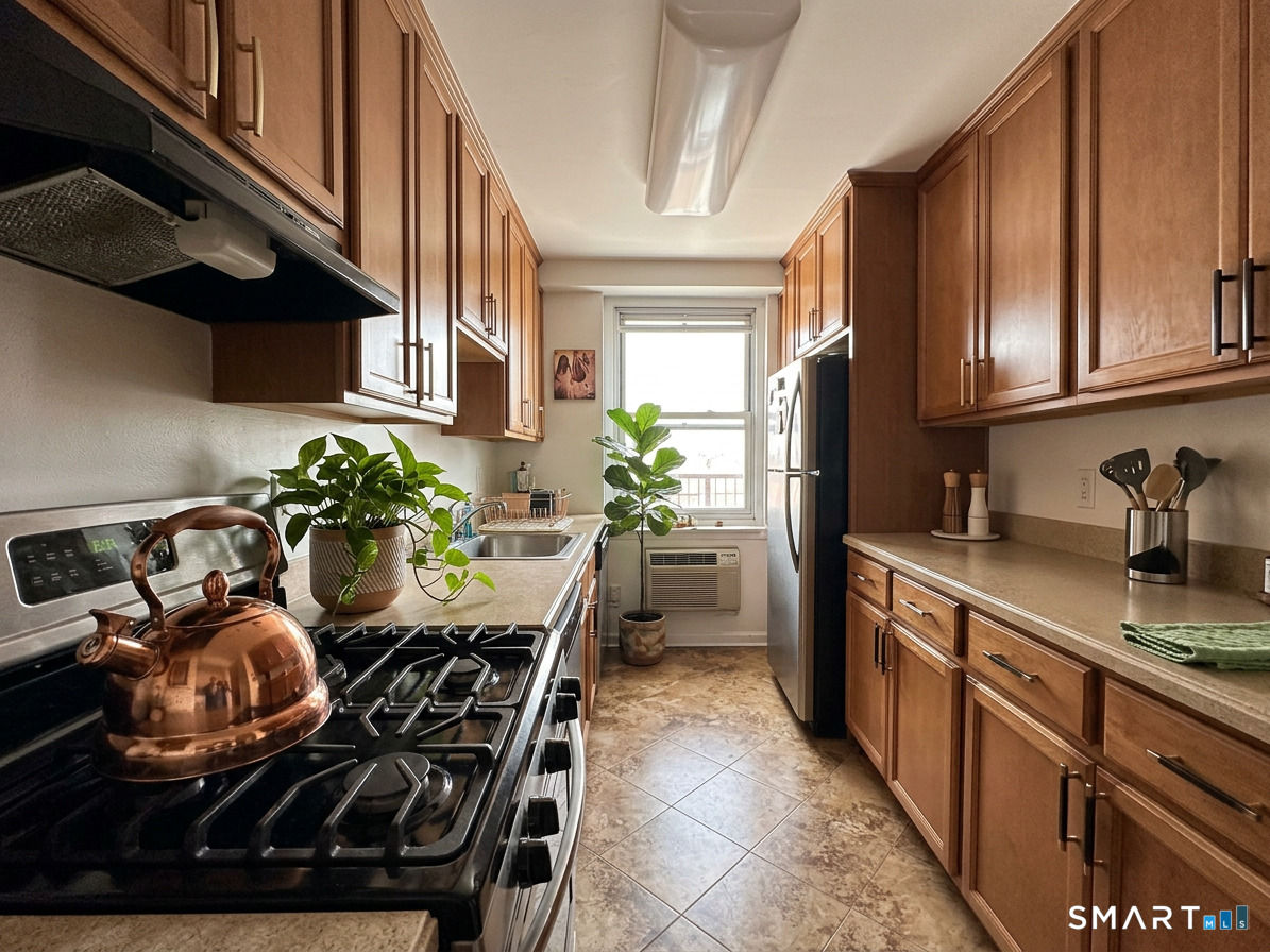 65 Glenbrook Road Unit #8D photo 5