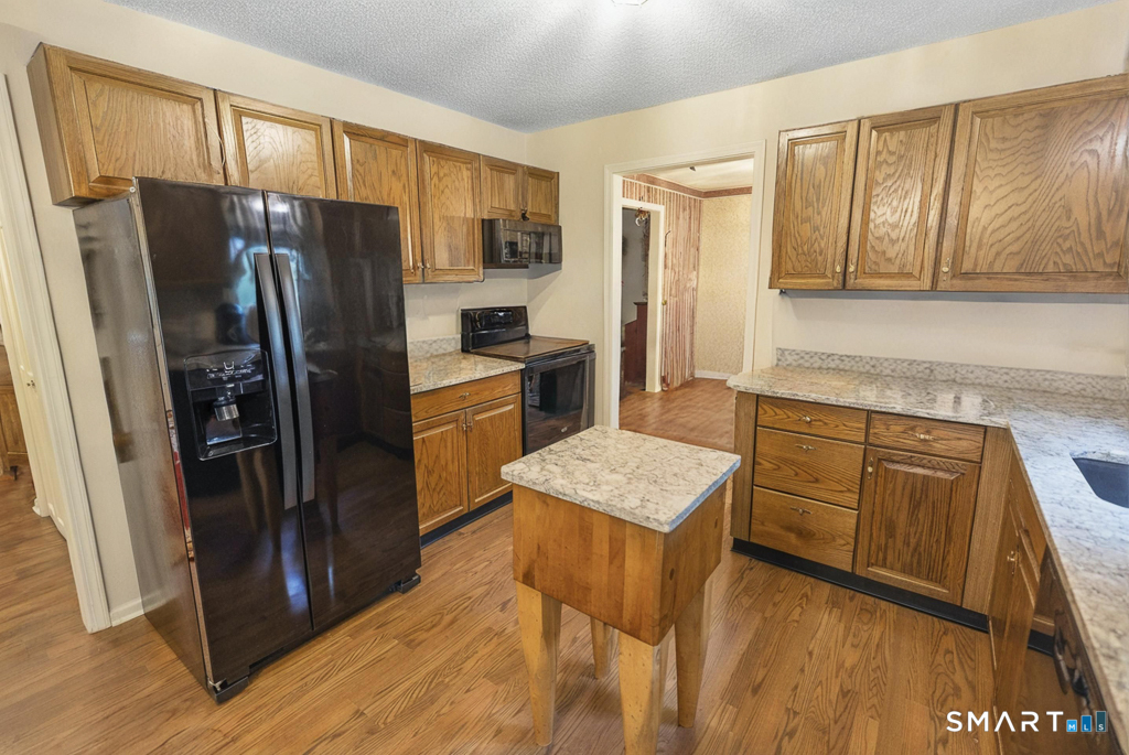 15 Nutmeg Lane, Essex, CT 06426