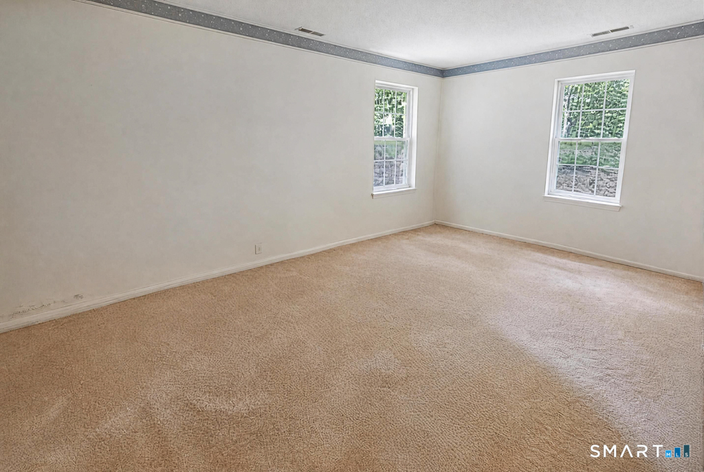15 Nutmeg Lane, Essex, CT 06426