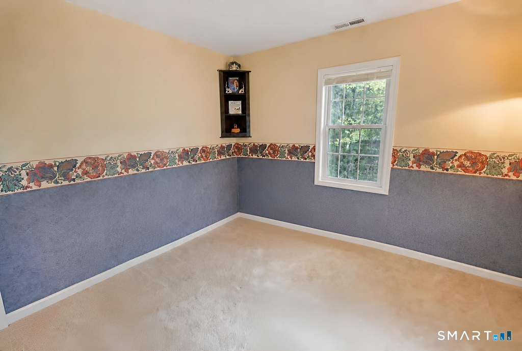 15 Nutmeg Lane, Essex, CT 06426