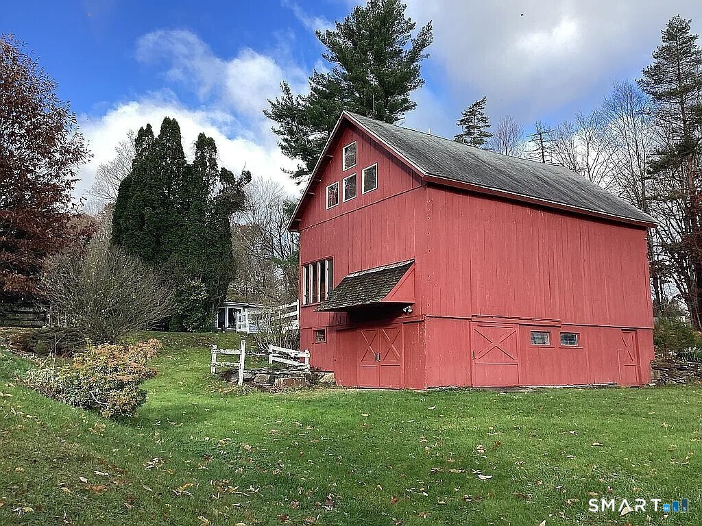 2581 Litchfield Road photo 22