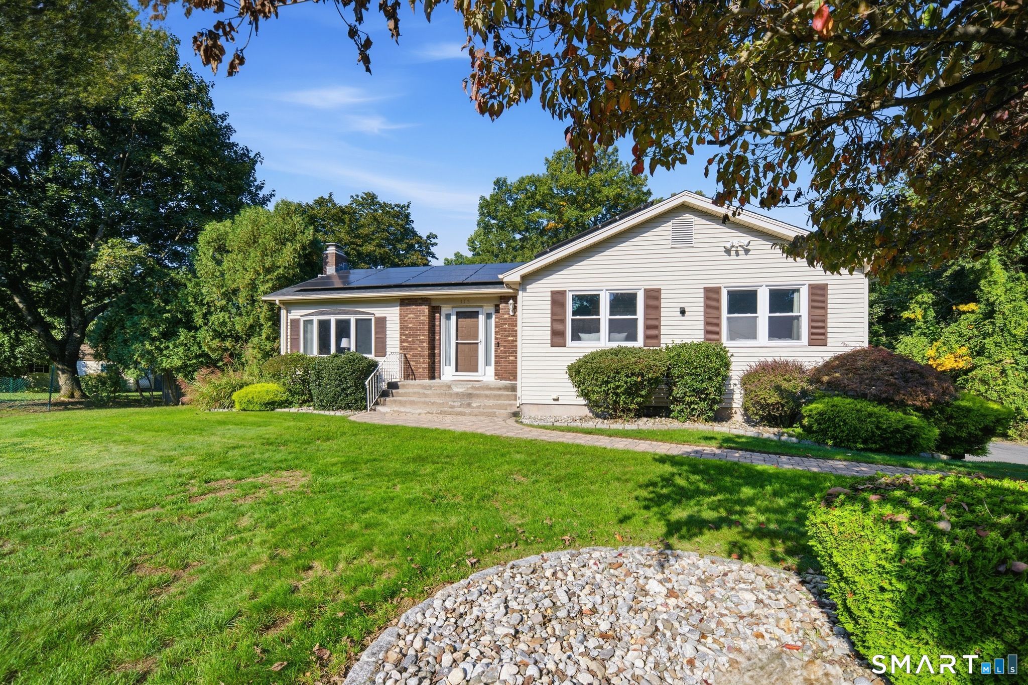 Photo 2 of Single family home for sale at 115 Kingston Dr, East Hartford, CT 06118 | MLS# 24211784 | Listing updated on 2026-10-08