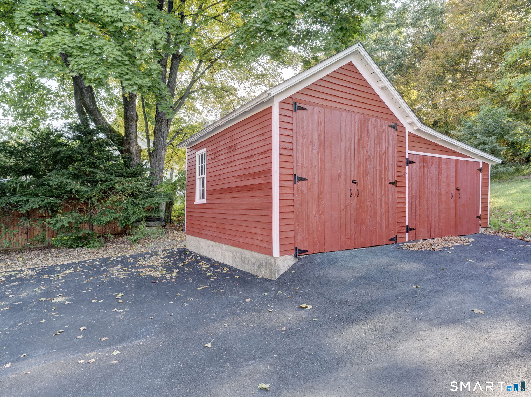 25 Maple Avenue photo 38