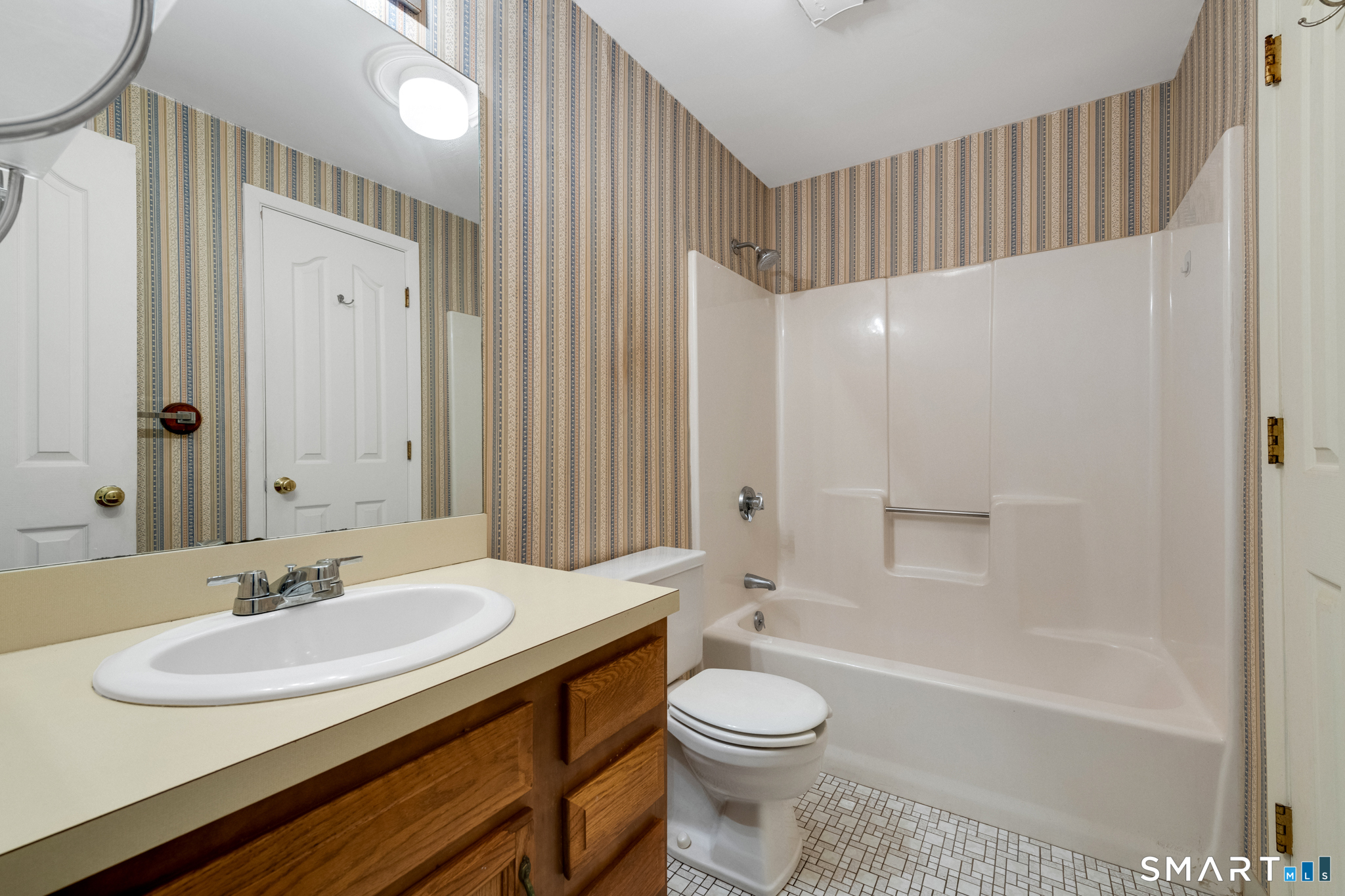40 Foxon Hill Road, #H27, New Haven, CT 06513