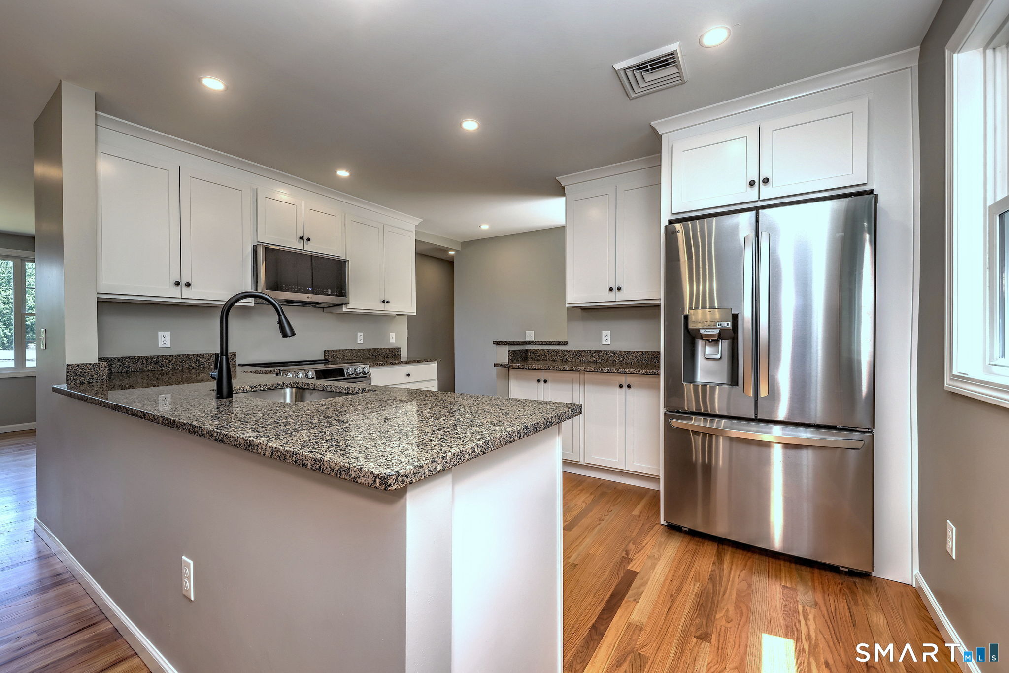 210 Cloudland Road photo 17