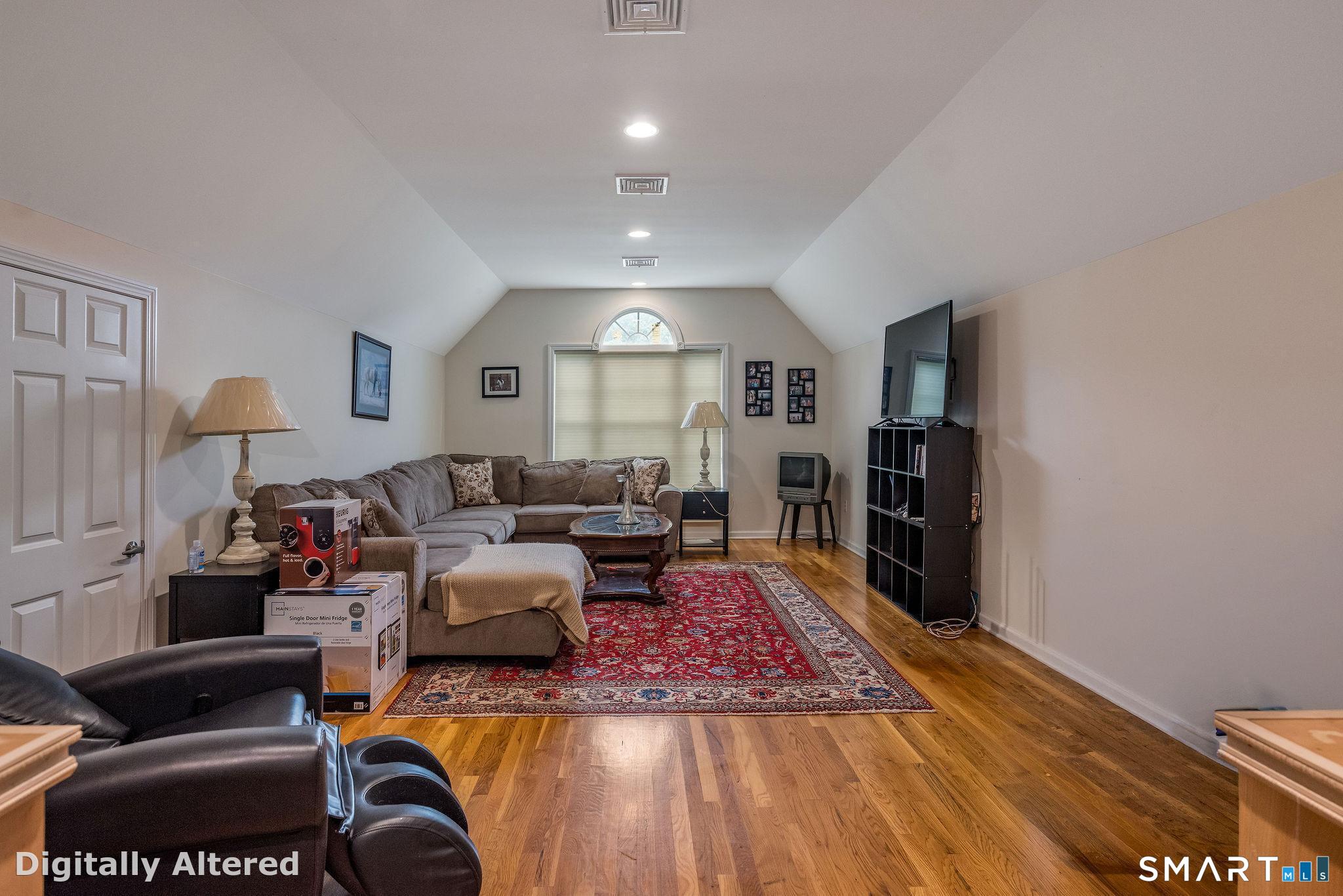 9 Pierpont Court photo 28