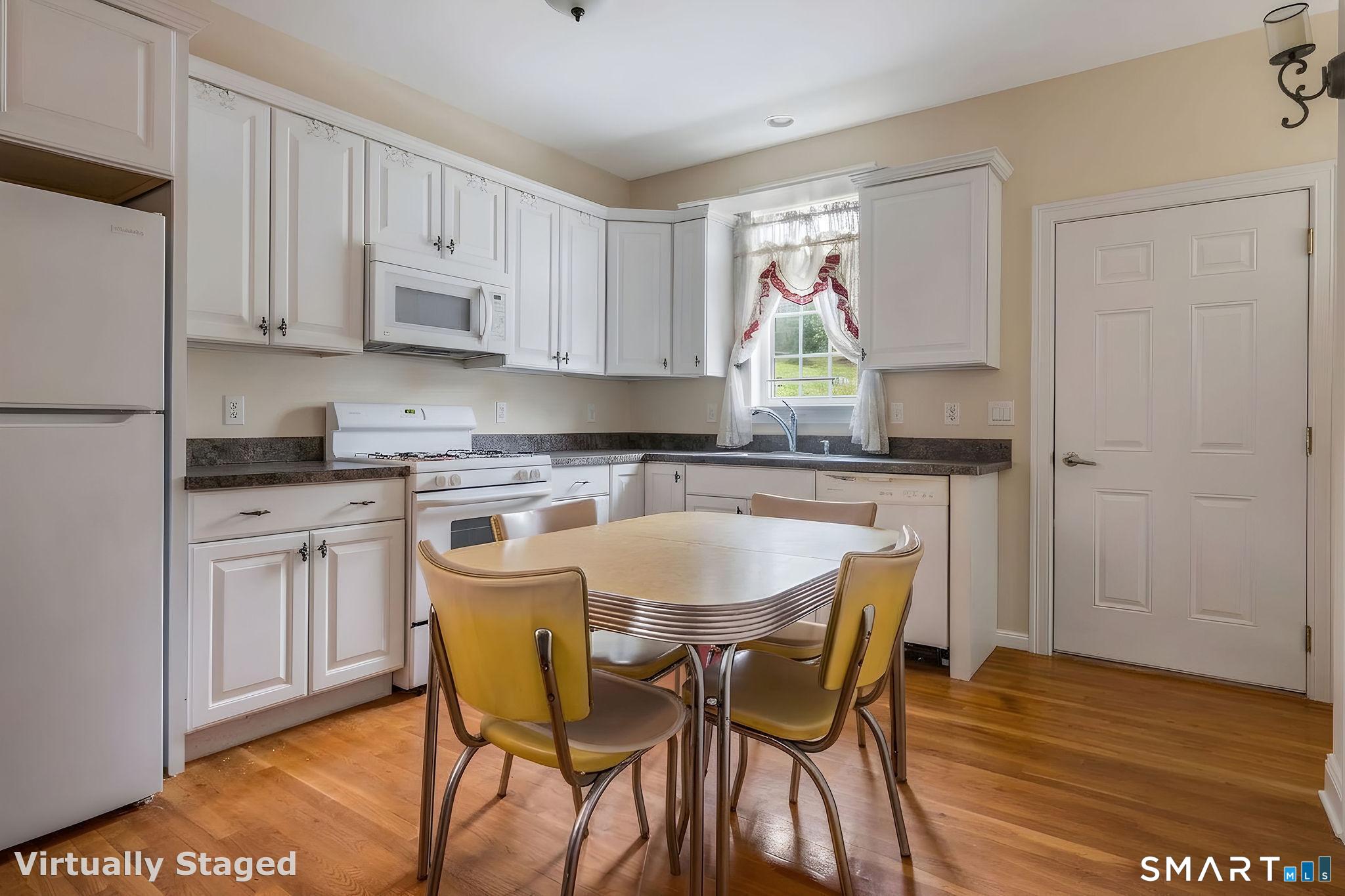 9 Pierpont Court photo 35
