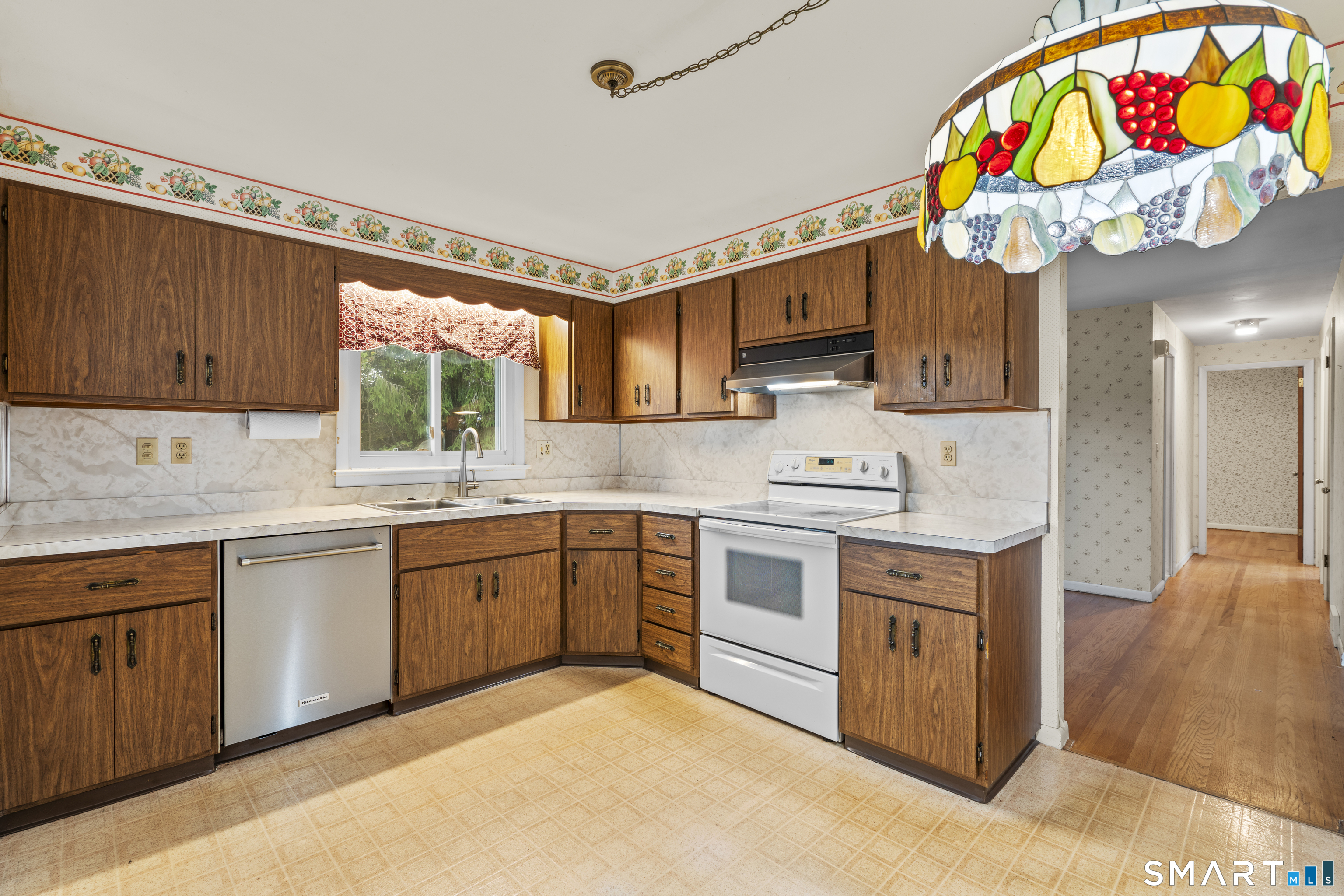 200 Fairfax photo 11