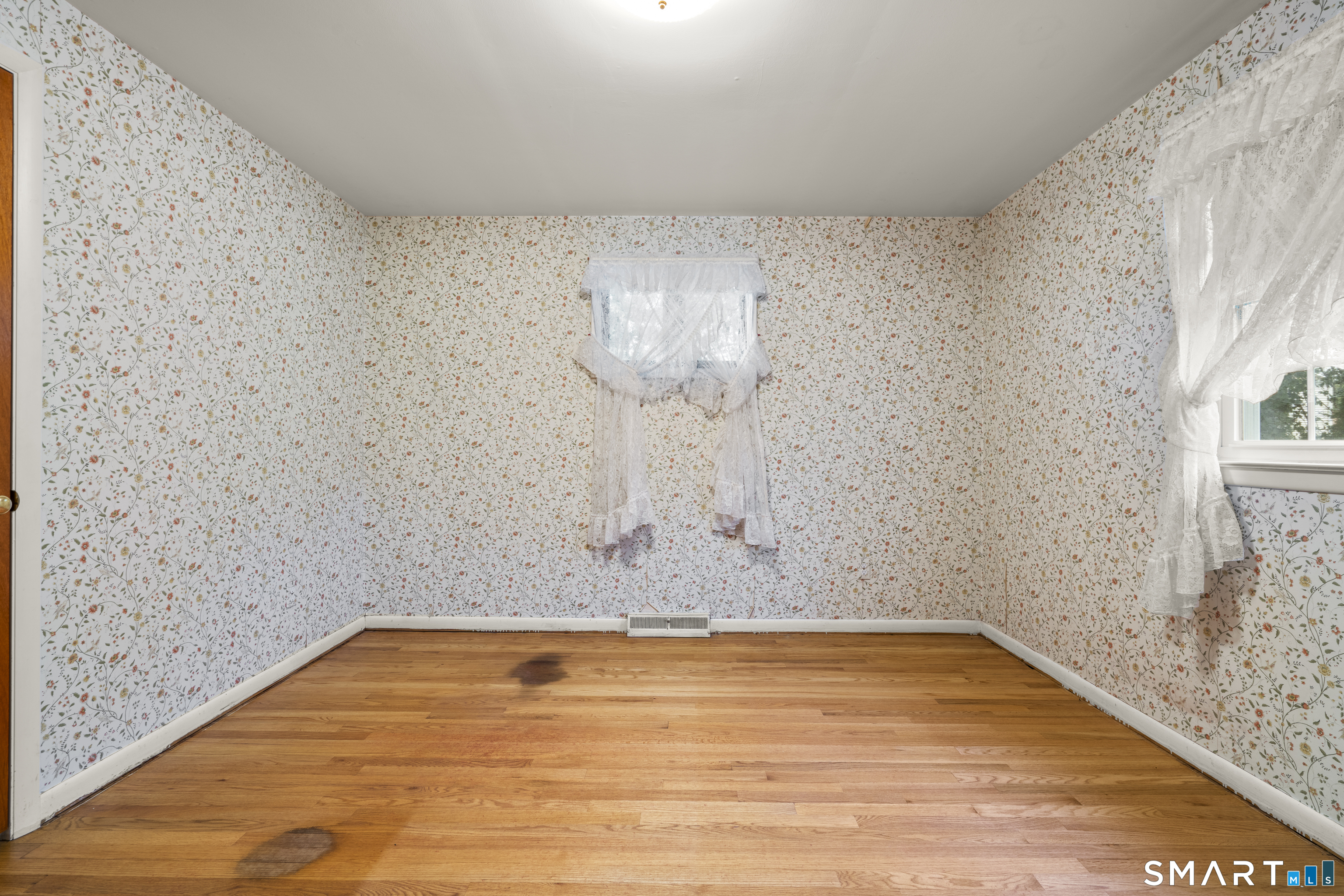200 Fairfax photo 15