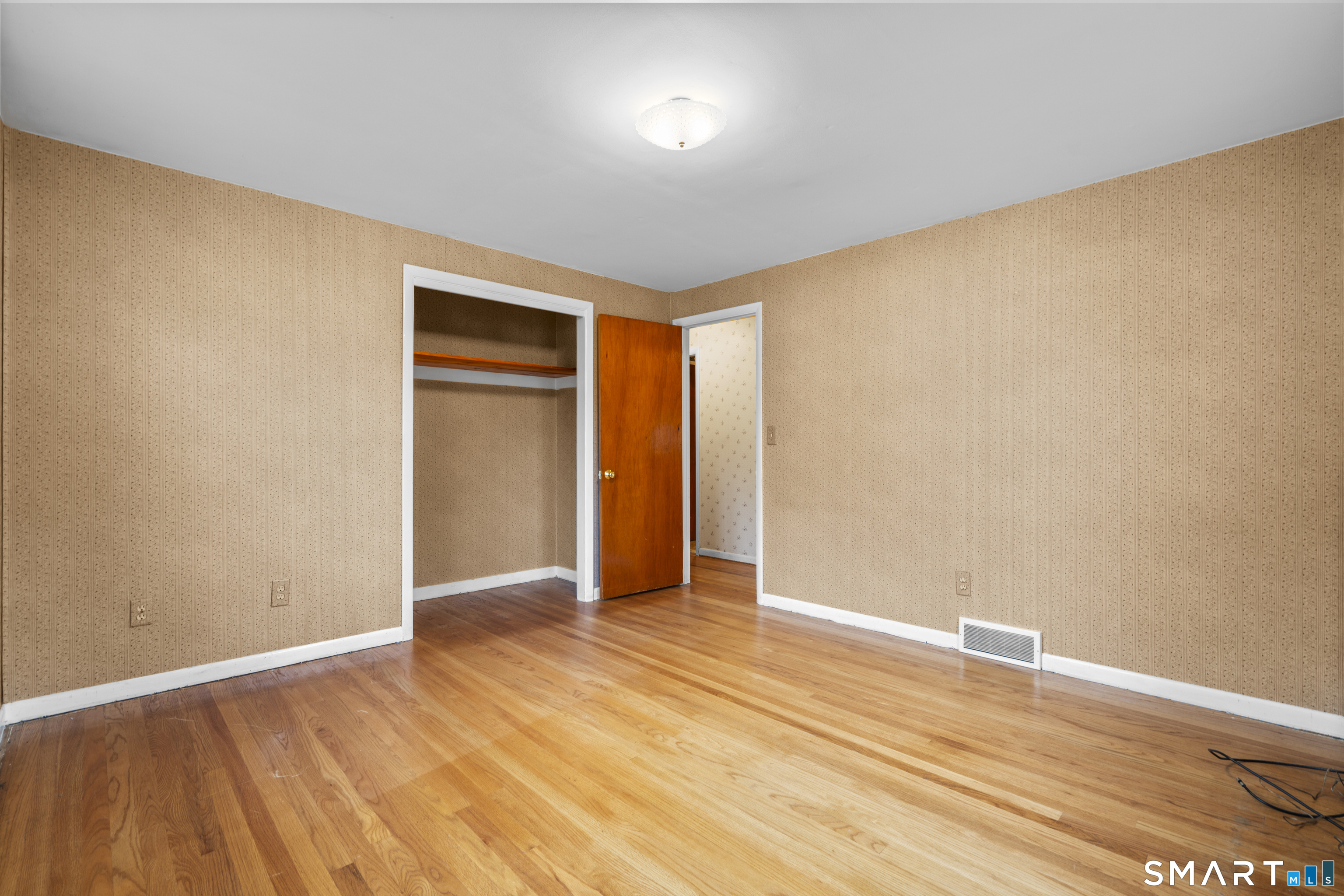 200 Fairfax photo 18