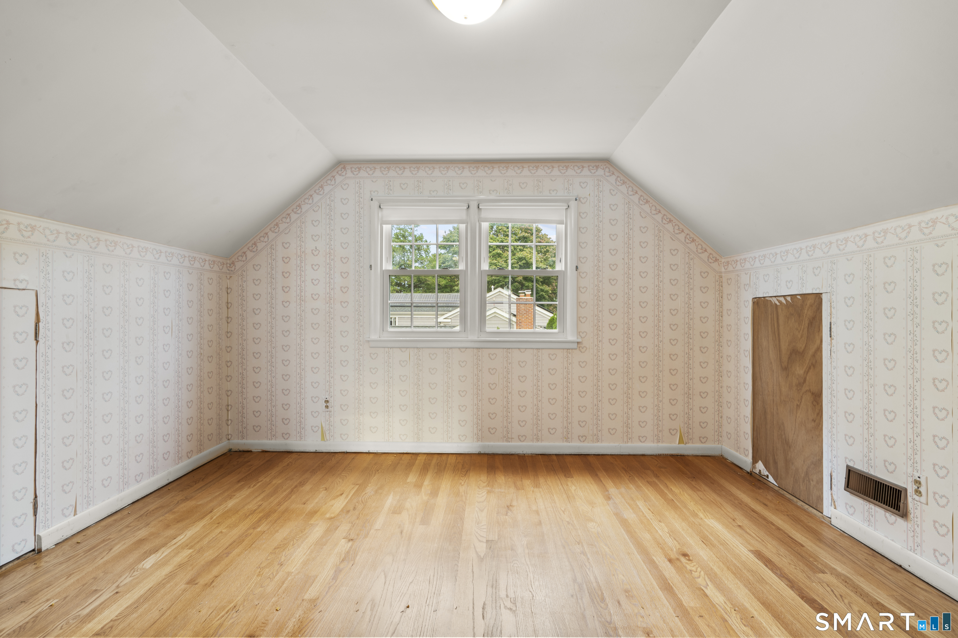 200 Fairfax photo 19