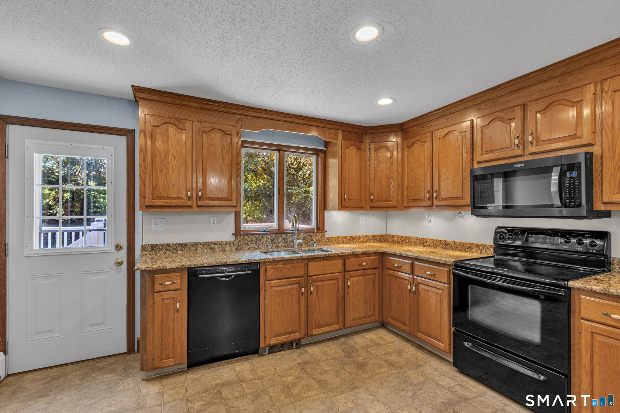 159 Ellington Avenue photo 14