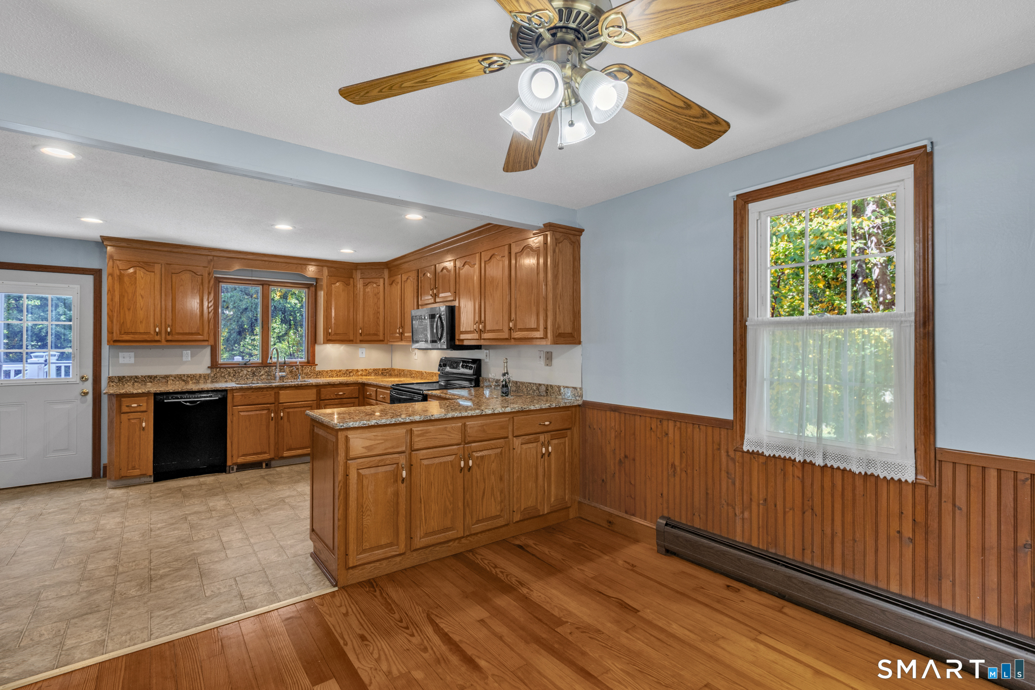159 Ellington Avenue photo 11