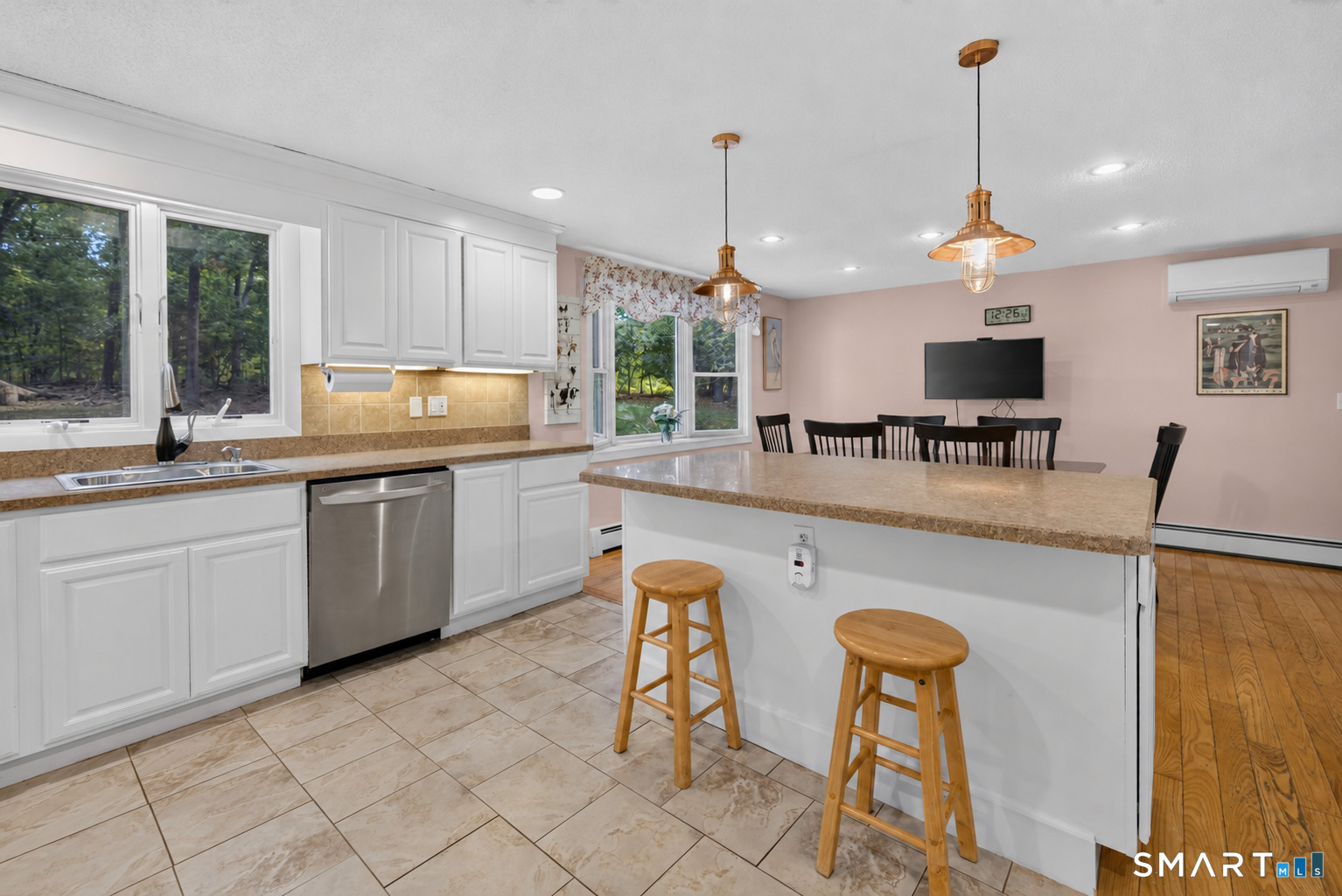 268 Woodland Street photo 9