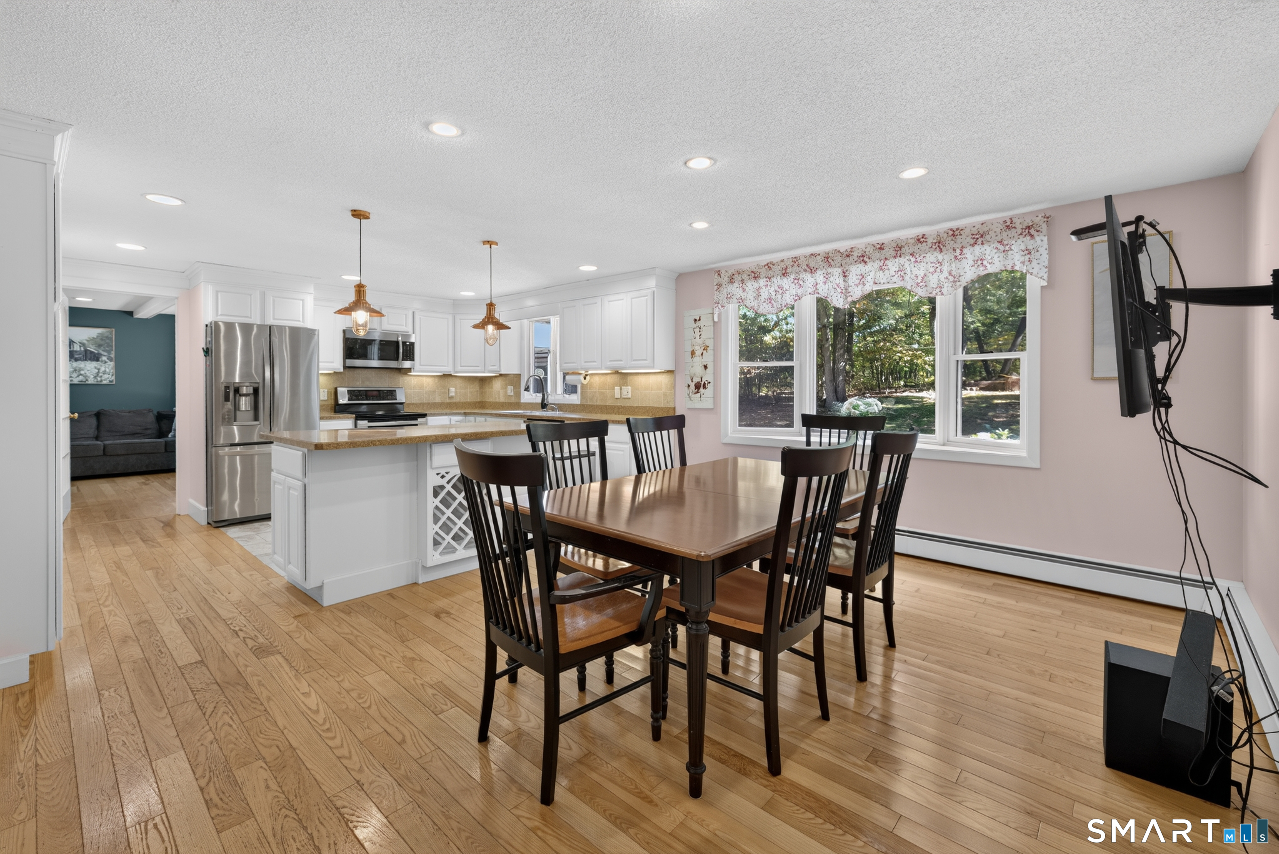 268 Woodland Street photo 11