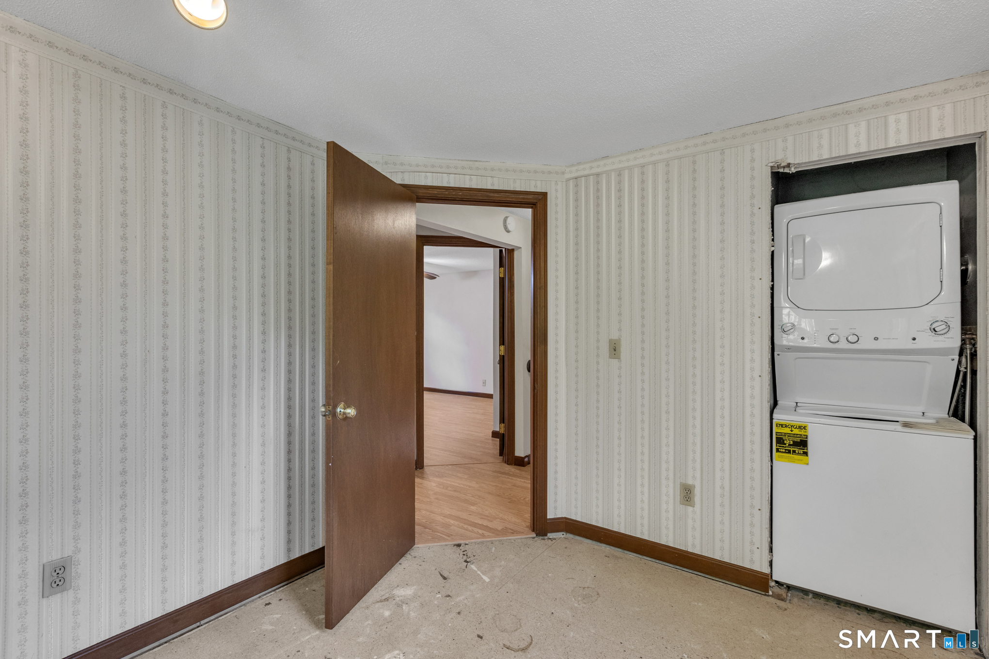159 Ellington Avenue photo 24